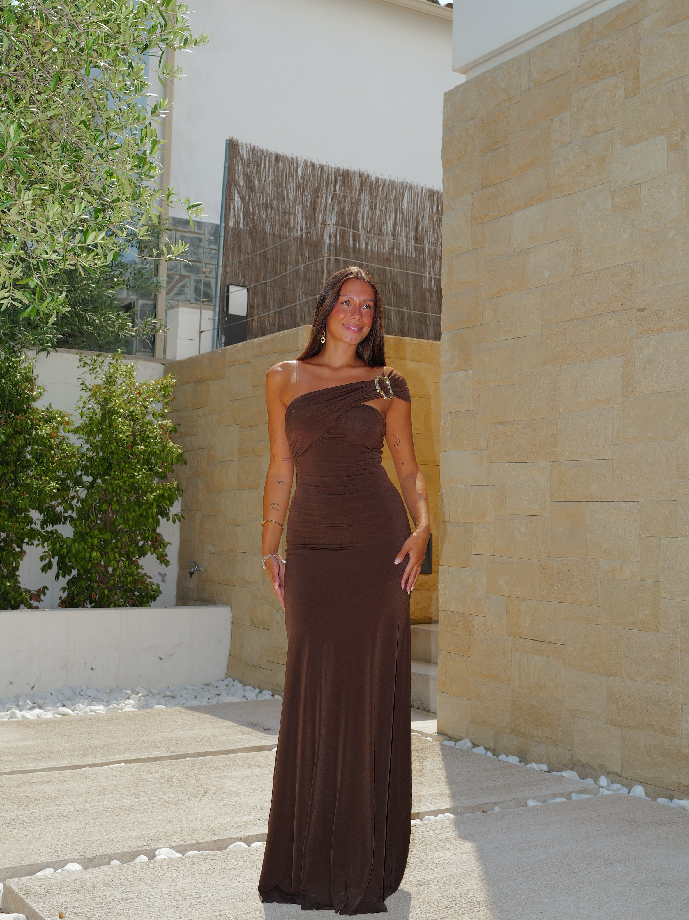 Vestido largo tirante detalle chocolate