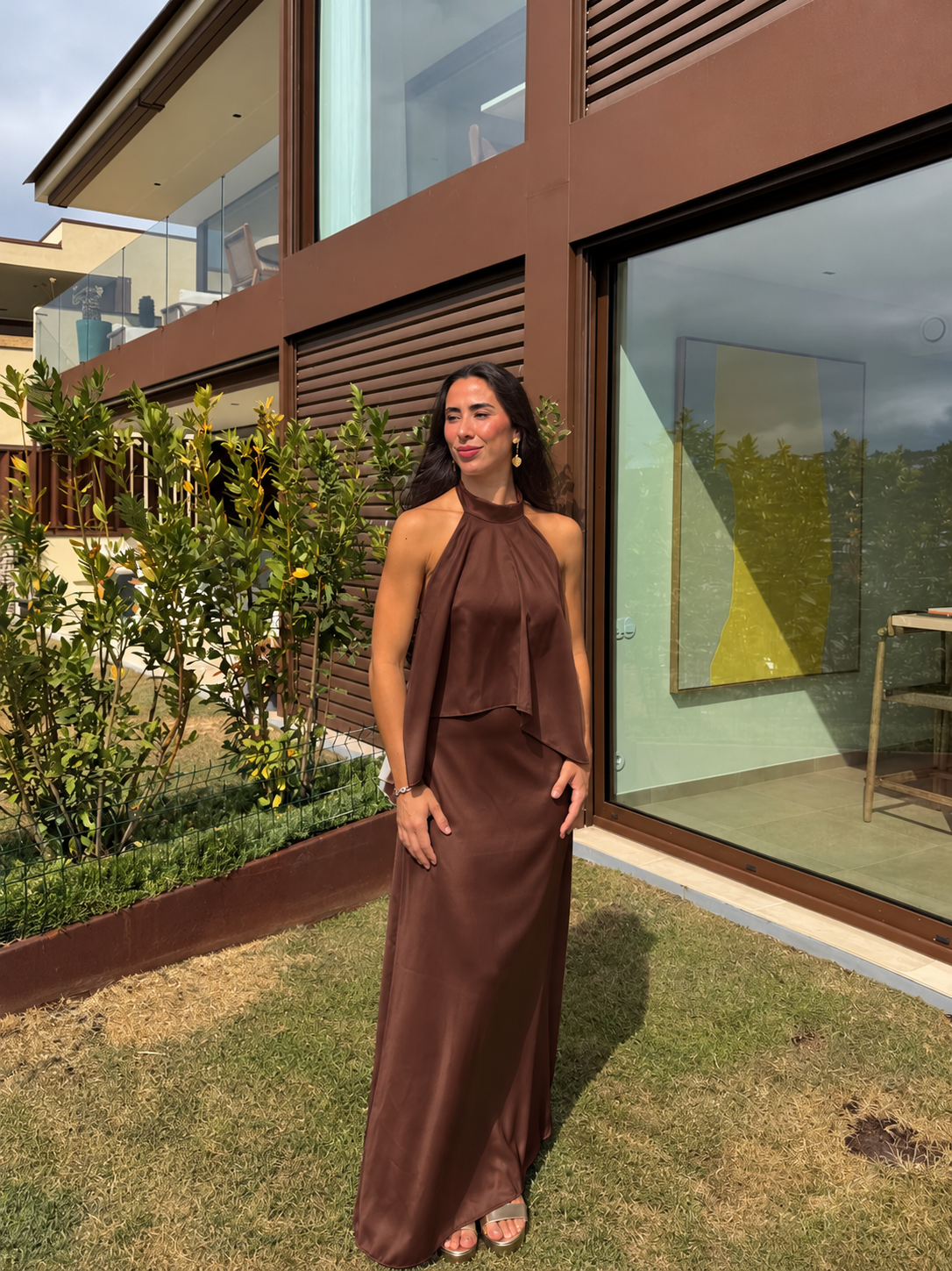 Vestido raso capa chocolate