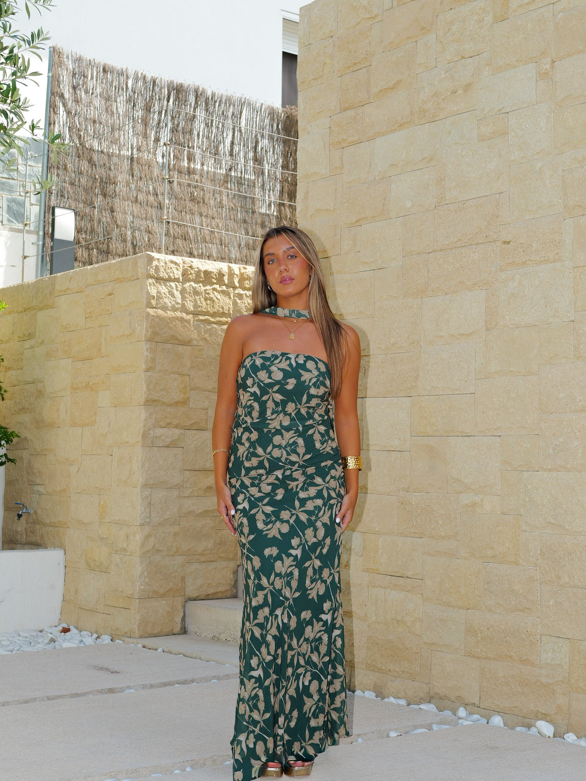 Vestido largo choker tulle verde
