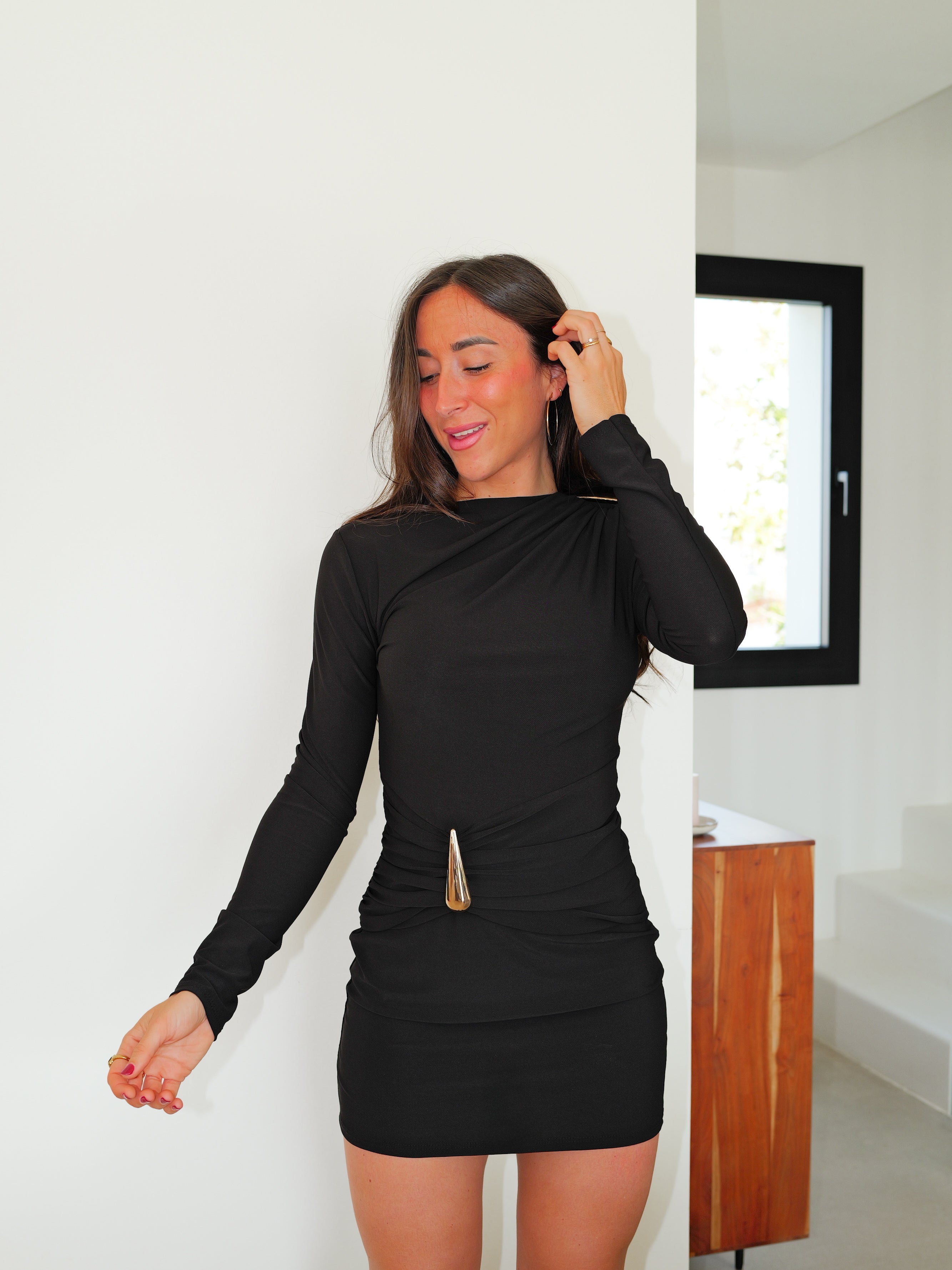 Vestido mini detalle gota negro