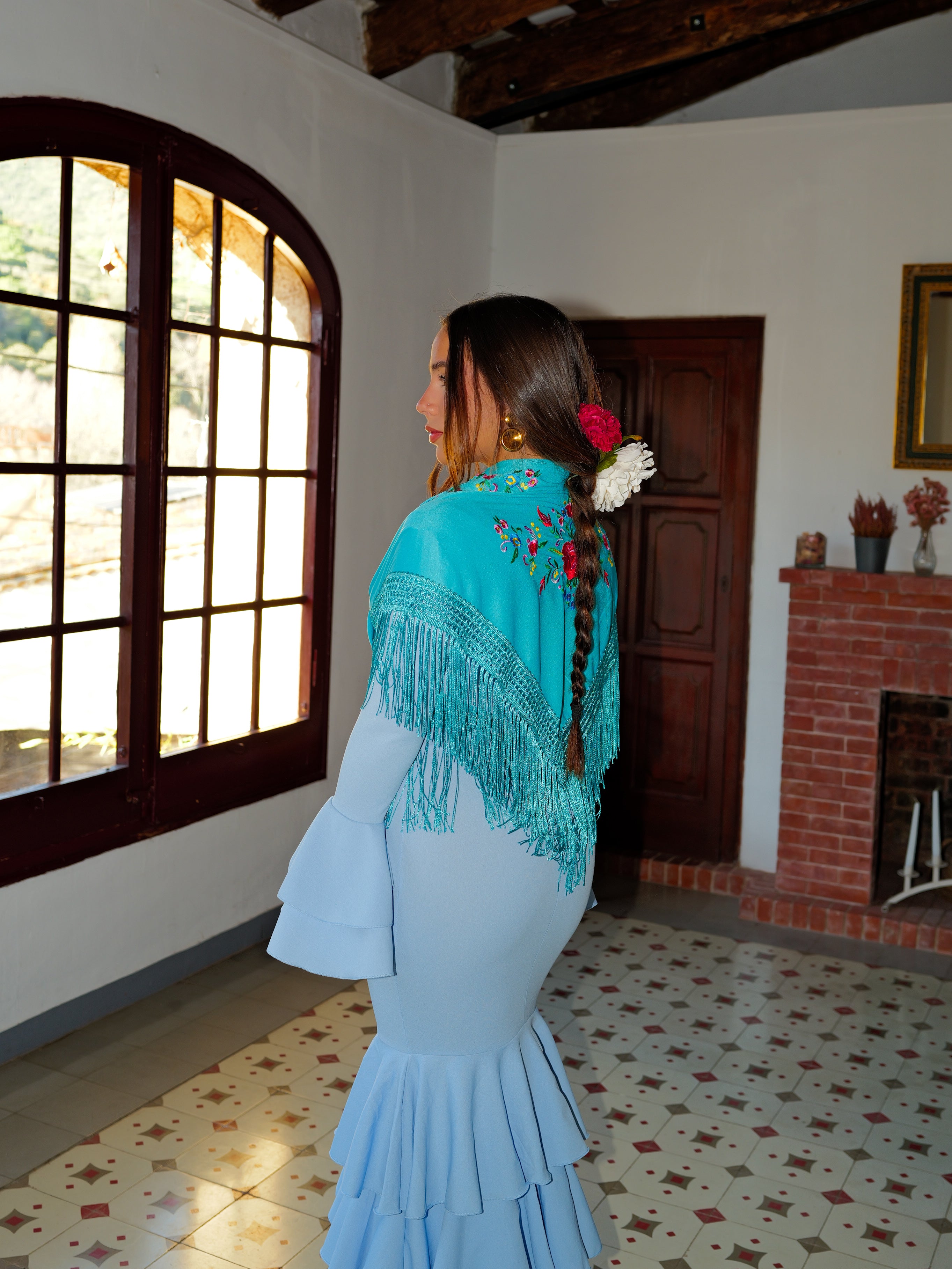 Mantón flamenca bordado flores turquesa