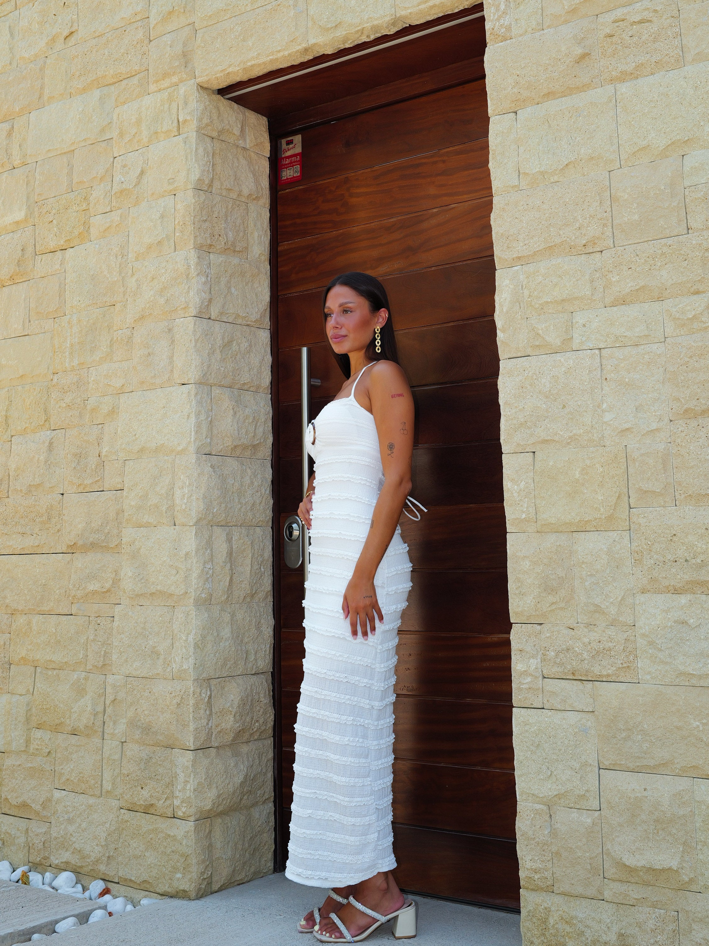 Vestido midi volantes encaje blanco