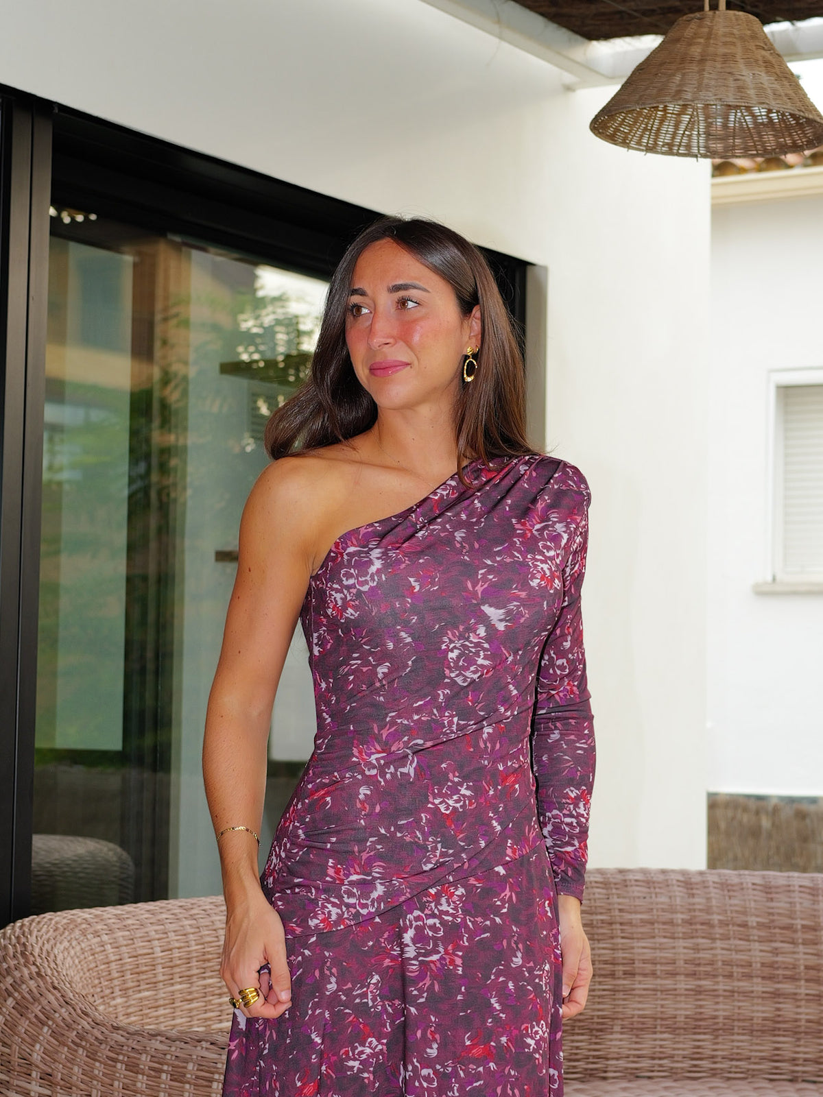 Vestido midi manga asimétrico estampado berenjena