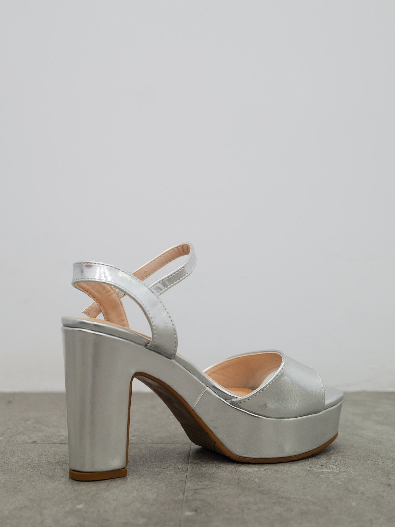 Sandalo basso con plateau argento - SORELLAS