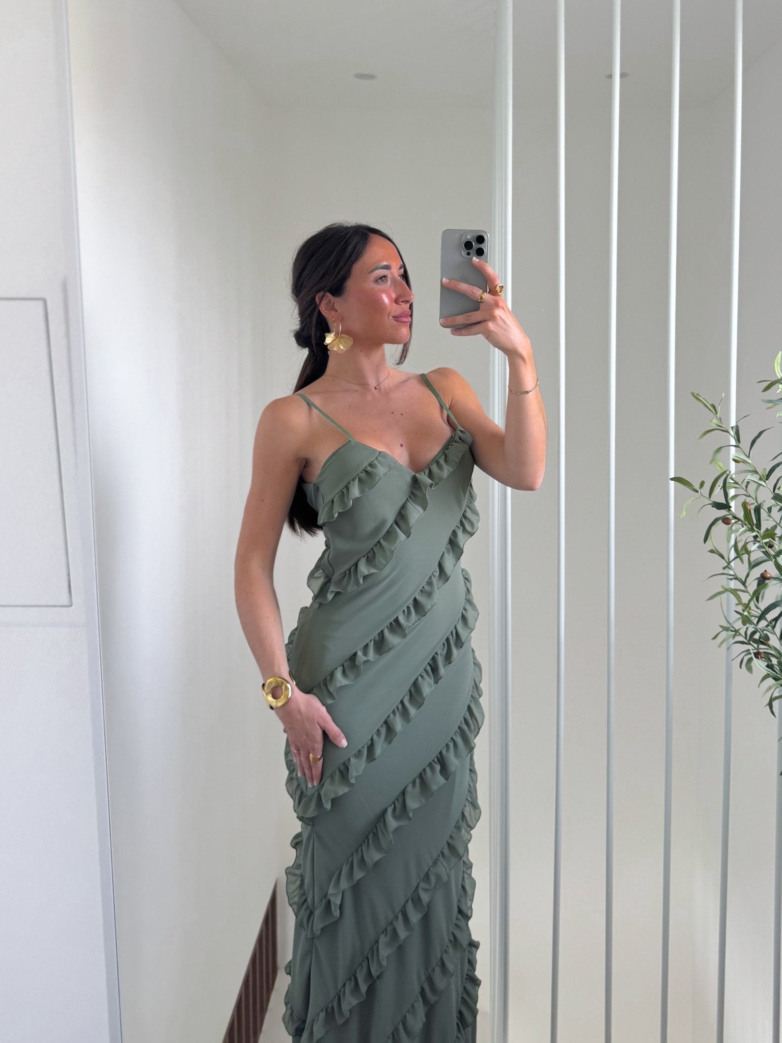 Vestido volantes crepe caqui - SORELLAS