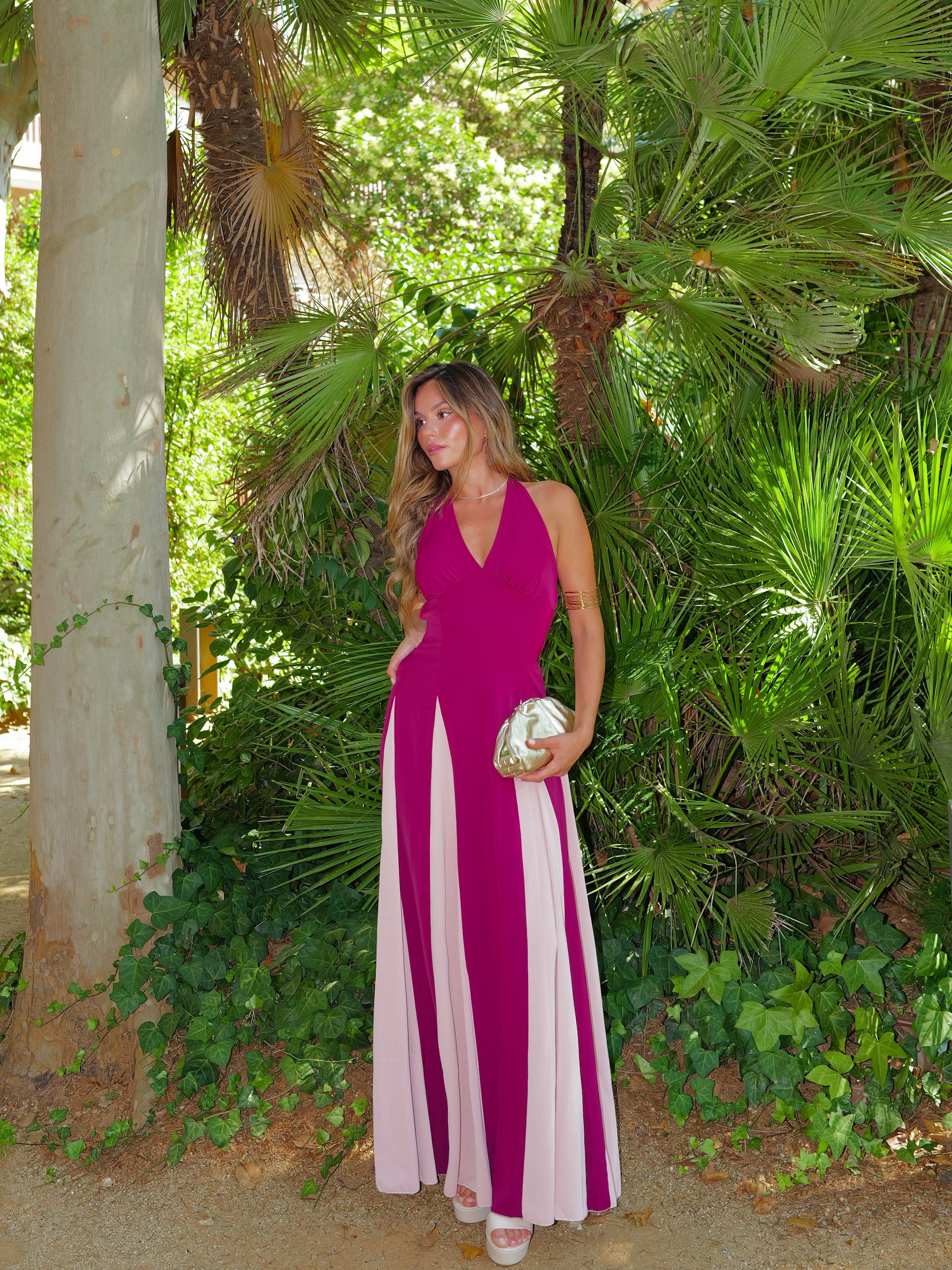 Vestido cuello pico bicolor amarena