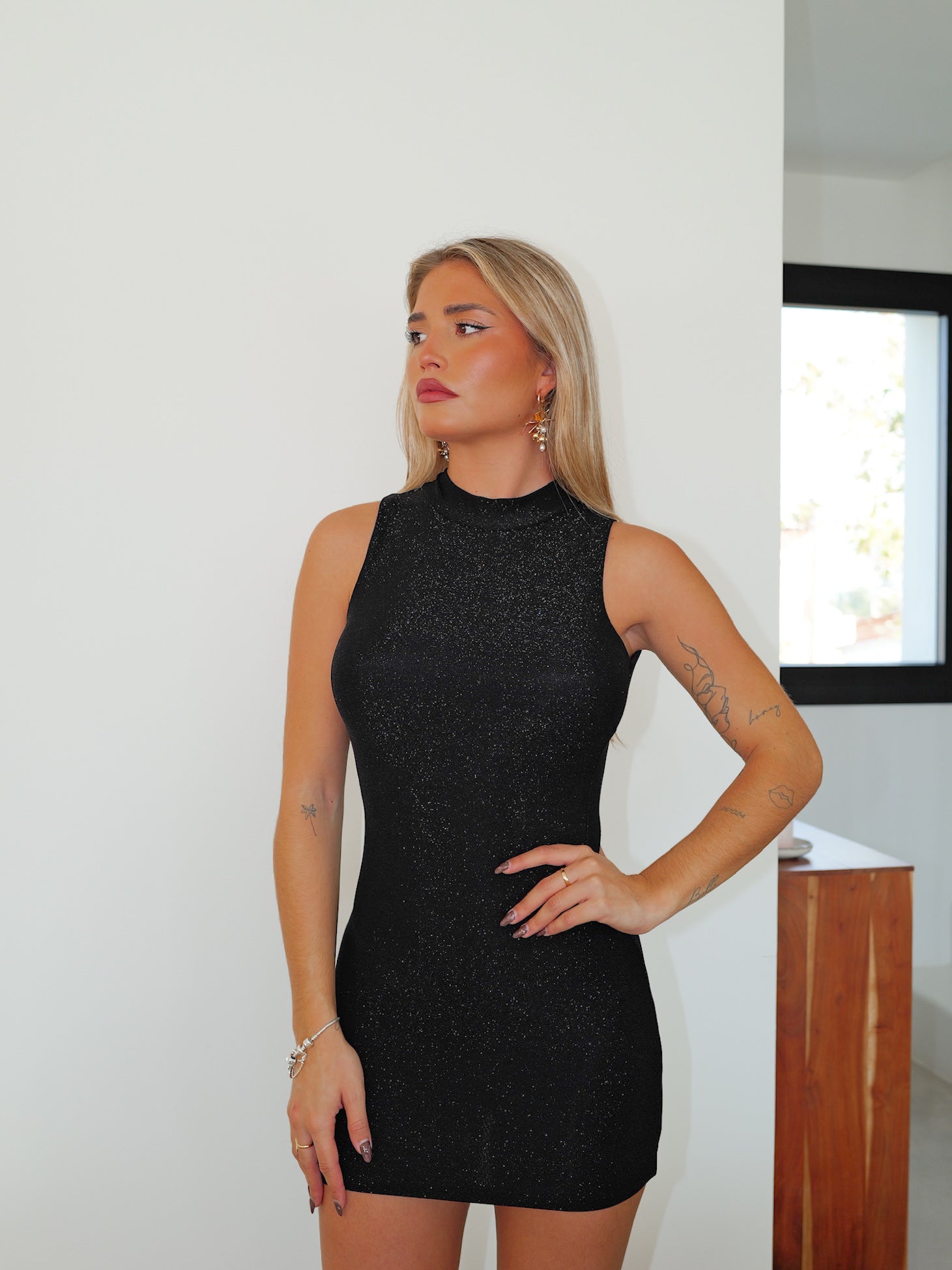 Vestido lurex abertura espalda negro