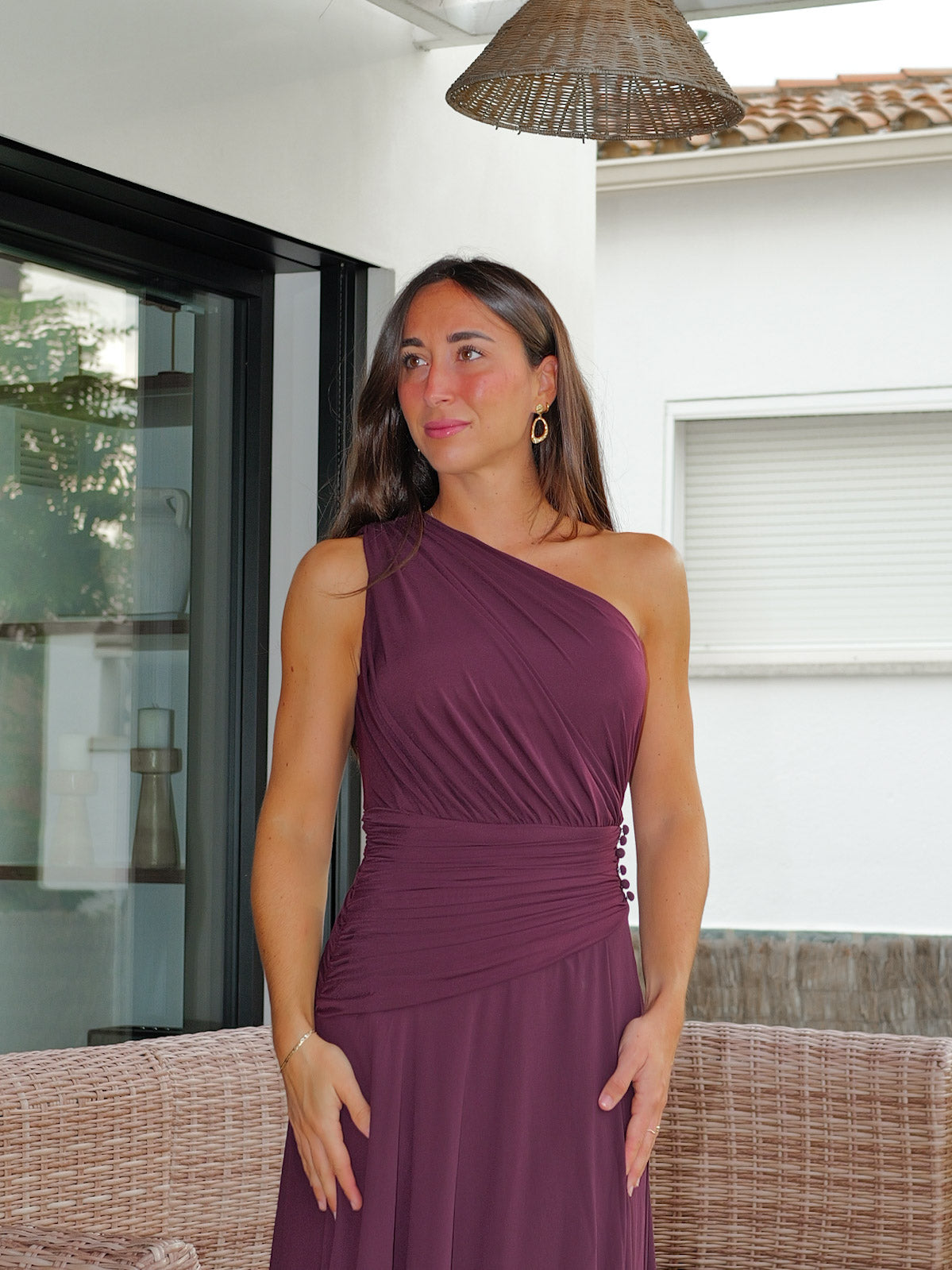 Vestido largo asimétrico botones berenjena