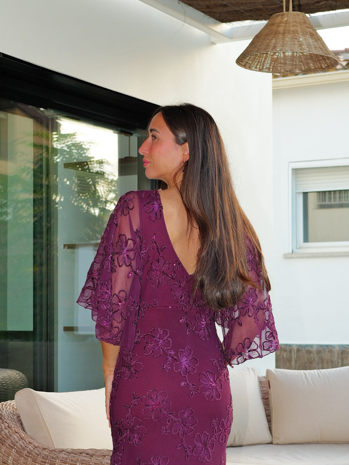 Vestido mangas relieve berenjena