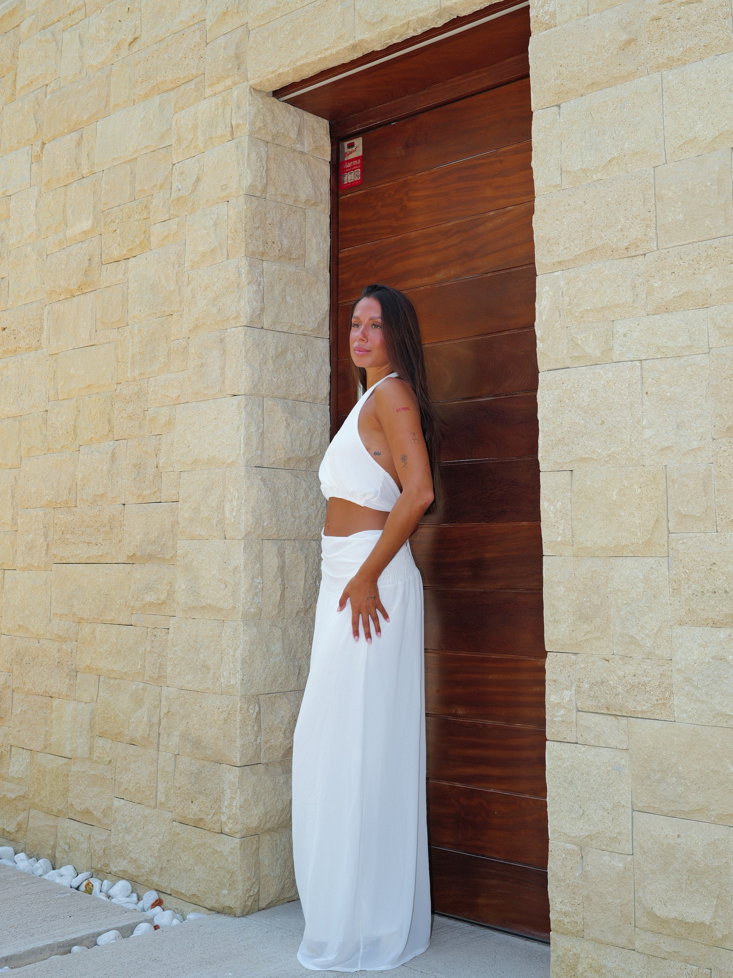 Conjunto falda cuello halter blanco