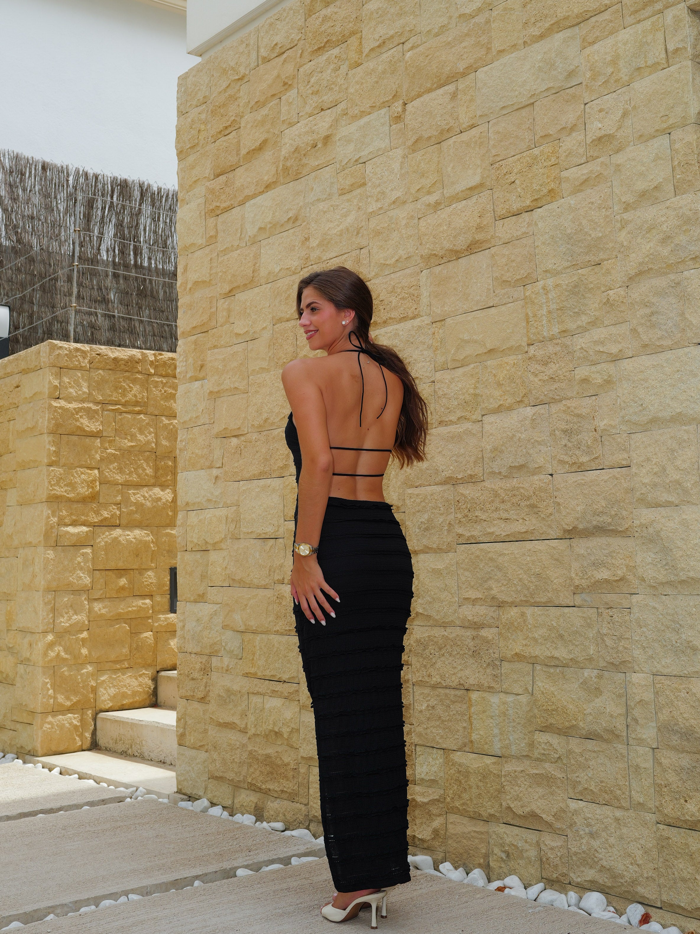 Vestido halter midi volantes negro