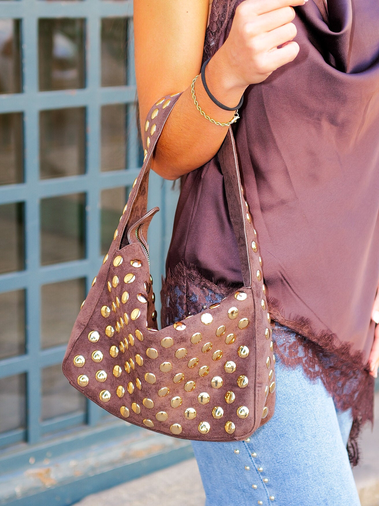 Bolso ante tachas chocolate