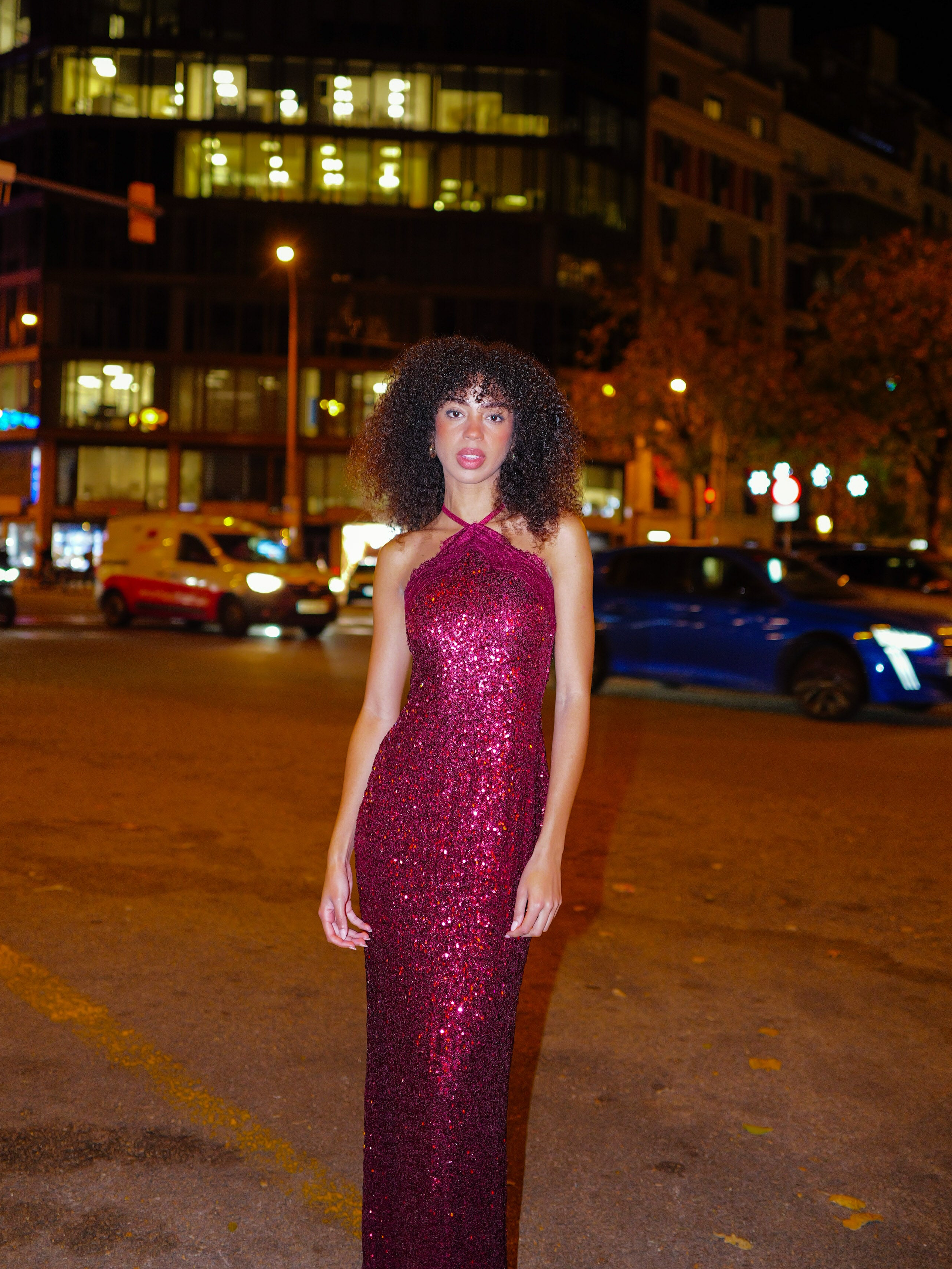 Vestido glitter largo halter burdeos