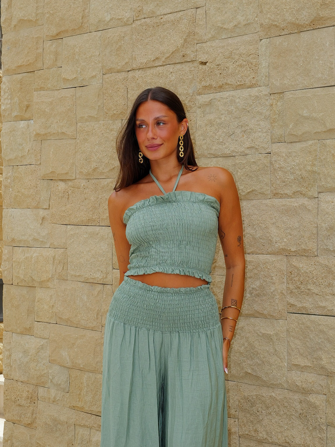 Conjunto viscosa top nido oliva