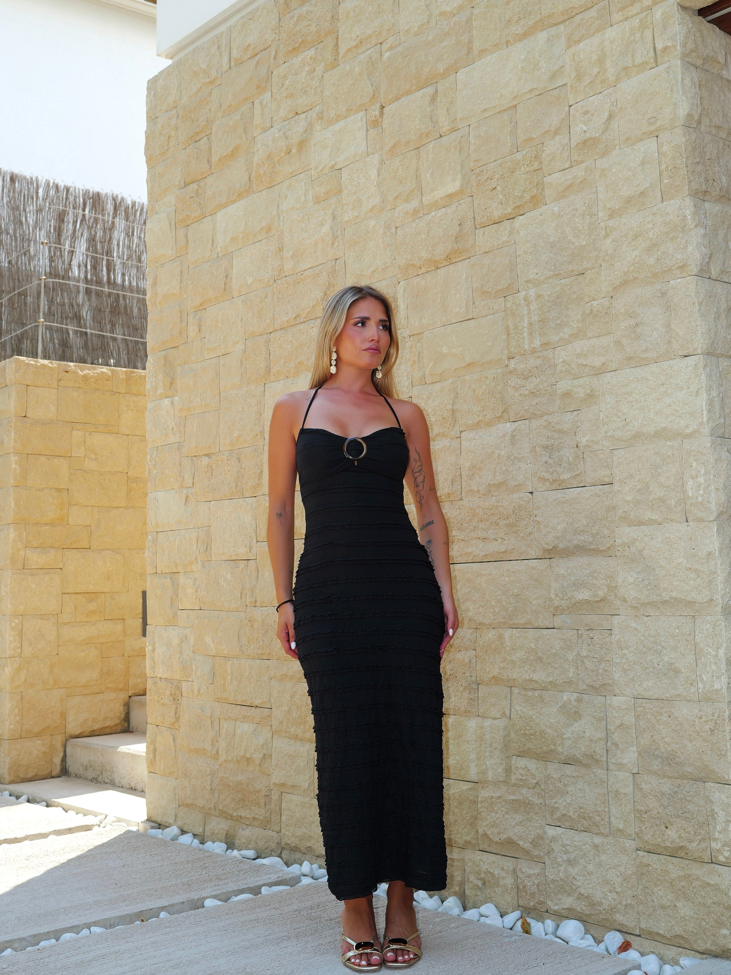 Vestido midi volantes encaje negro