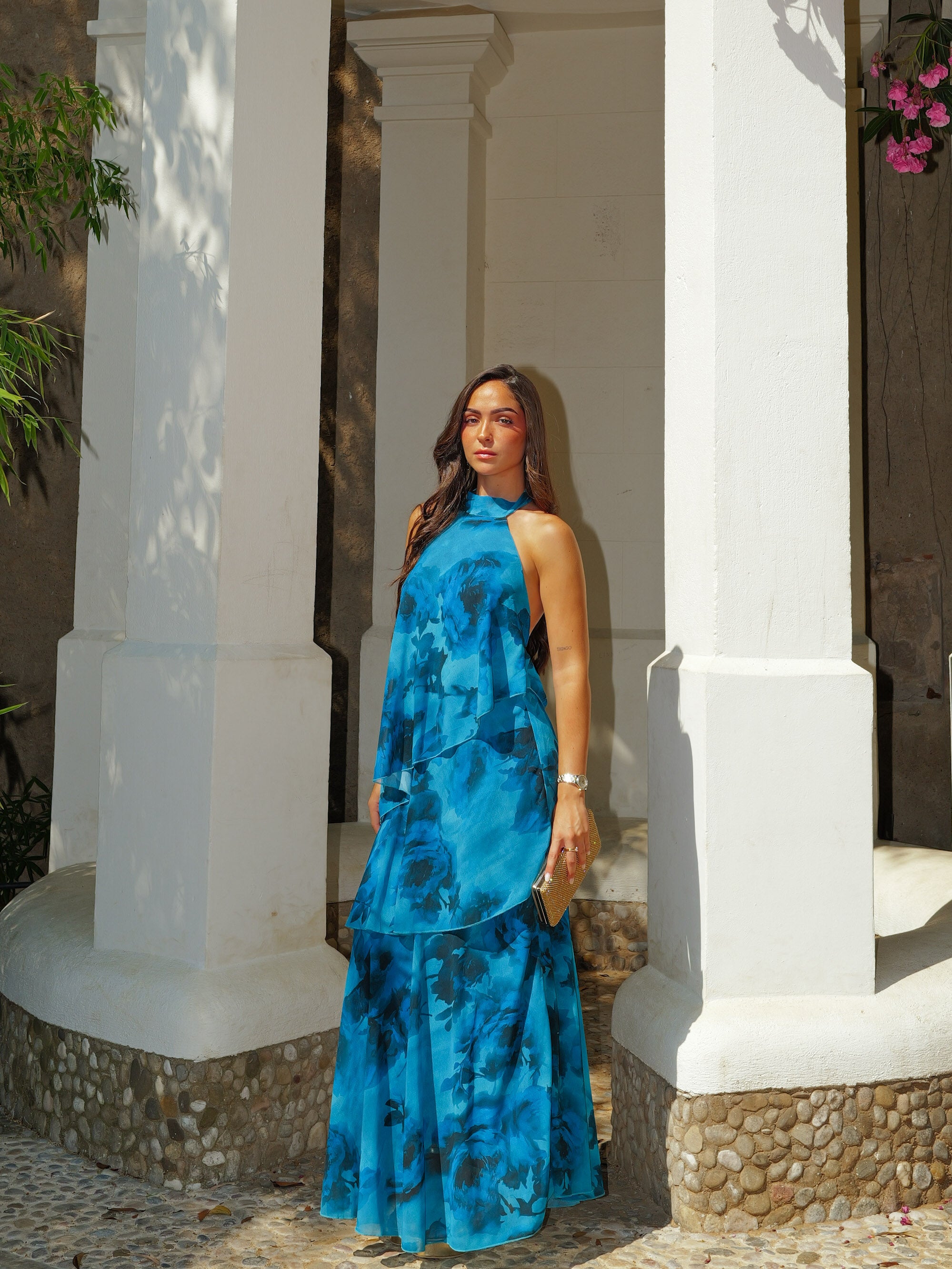 Vestido largo halter volantes estampado petróleo