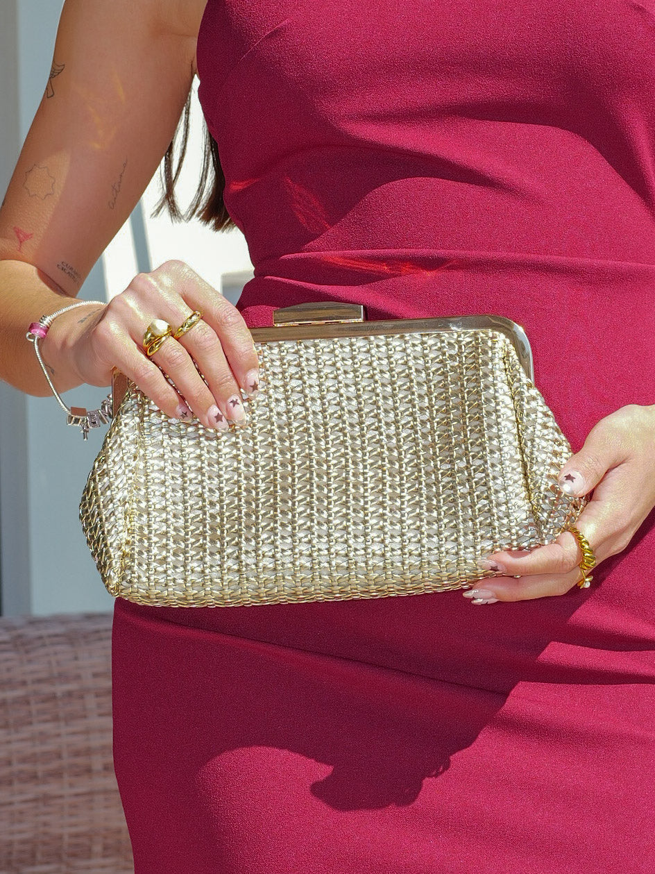 Pochette en forme de bonbonnière avec motif entrelacé doré