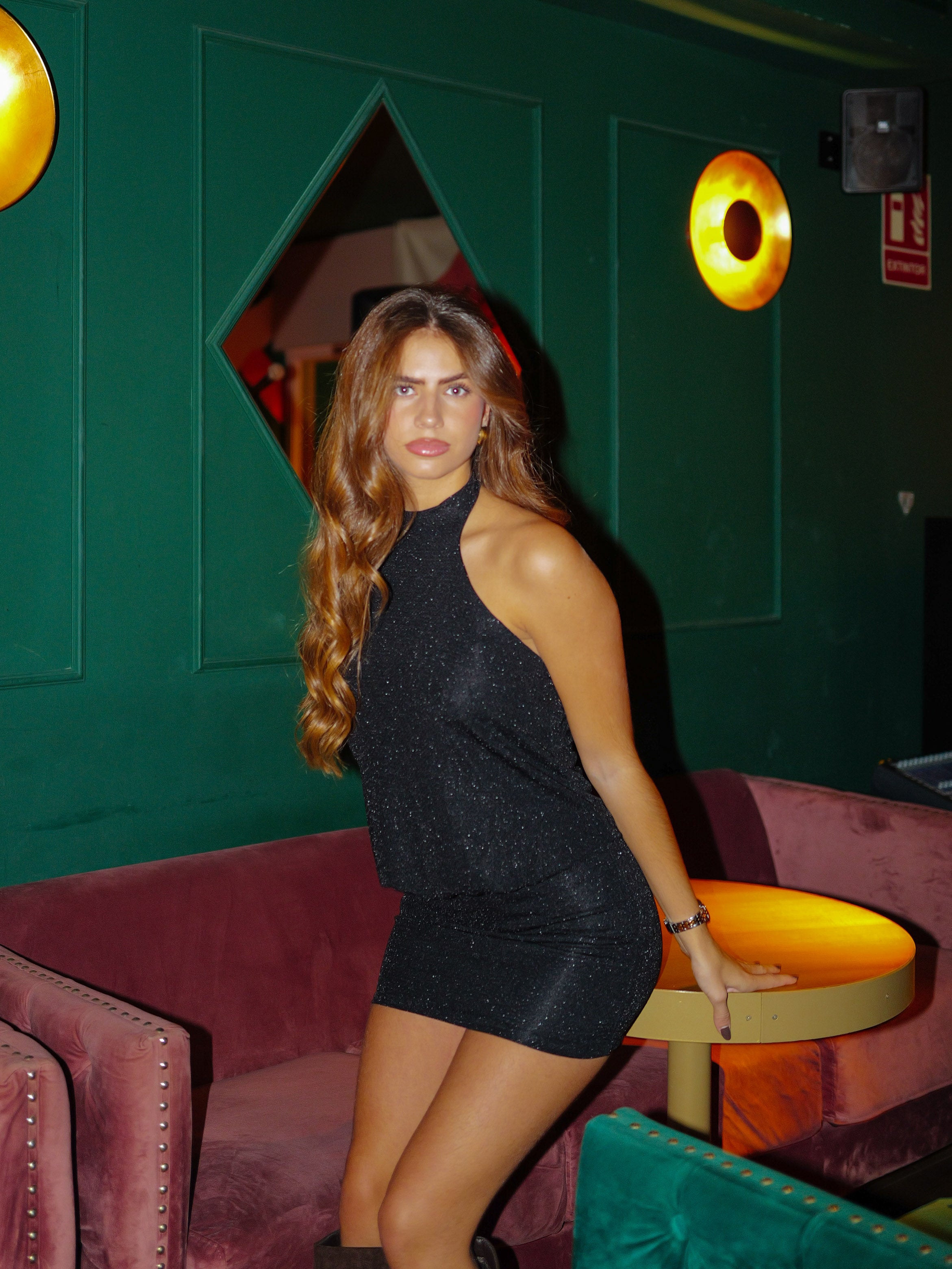 Vestido mini halter lurex negro