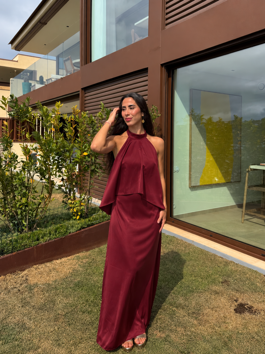 Vestido raso capa burdeos
