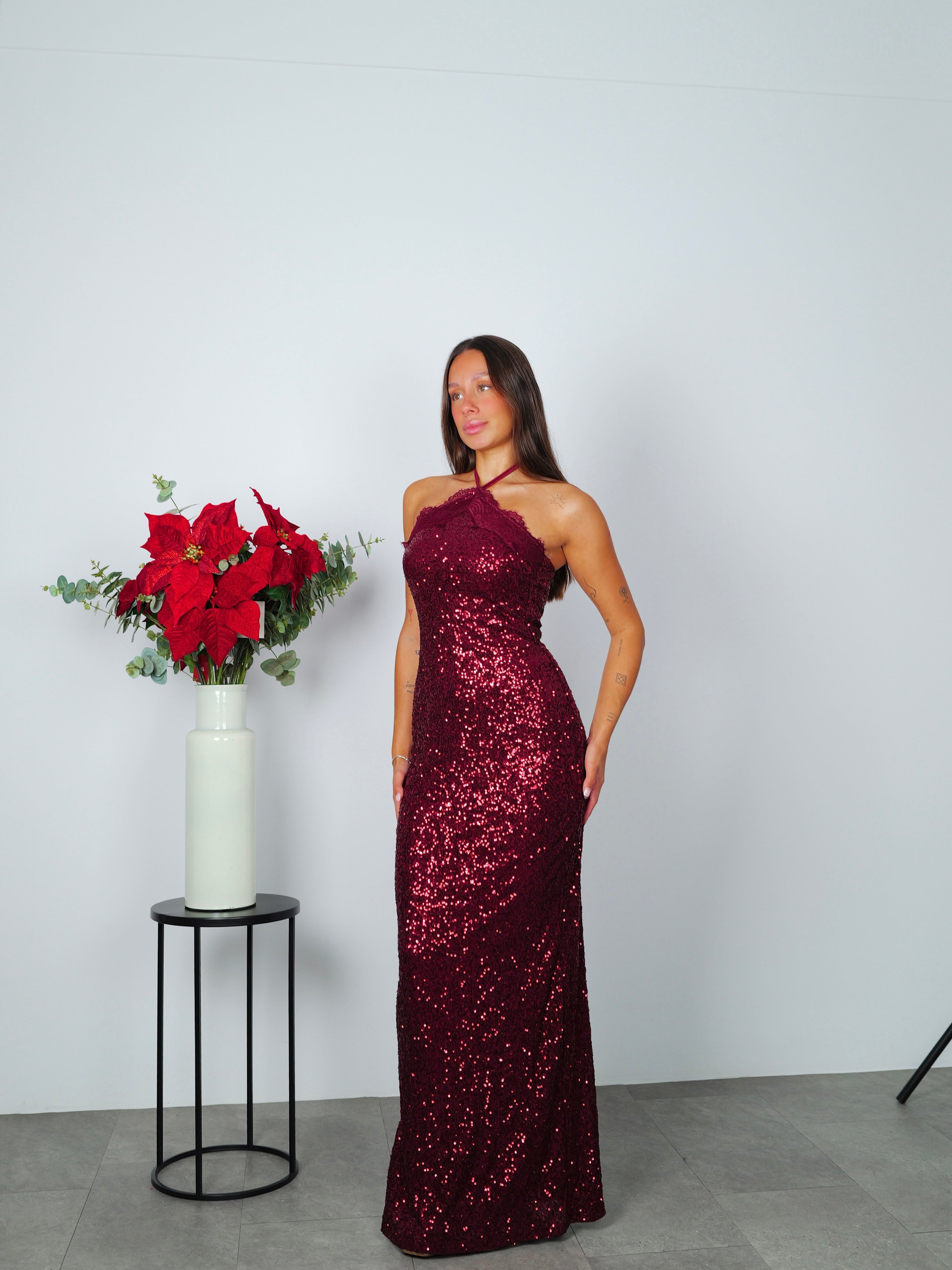 Vestido glitter largo halter burdeos