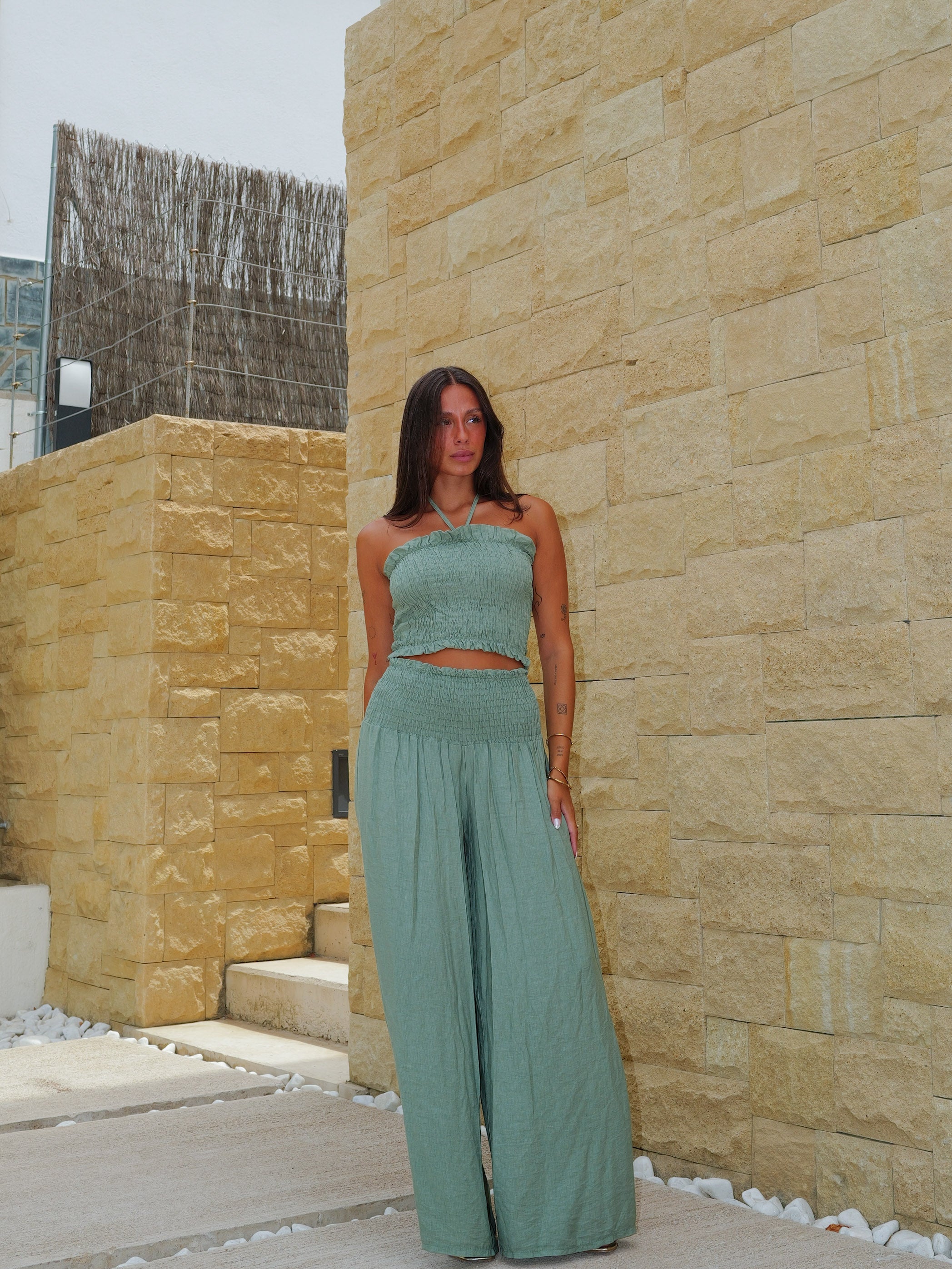 Conjunto viscosa top nido oliva