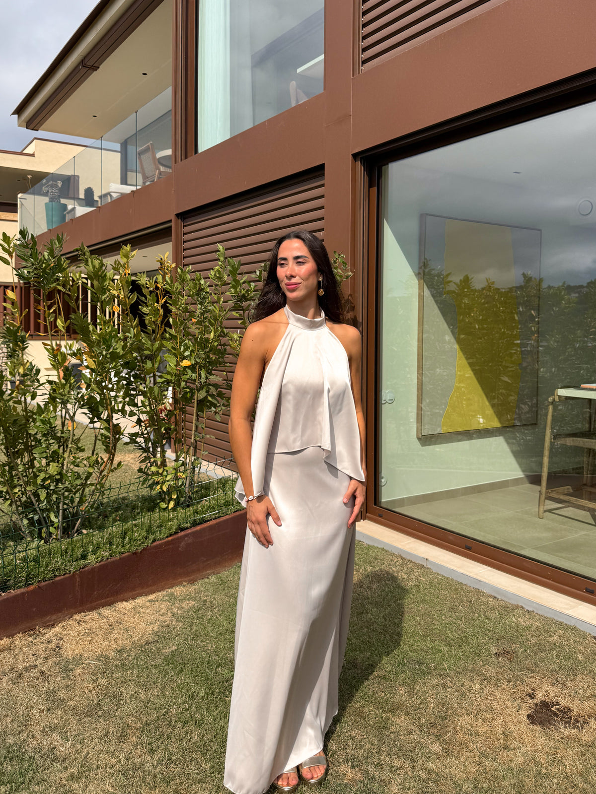 Vestido raso capa beige