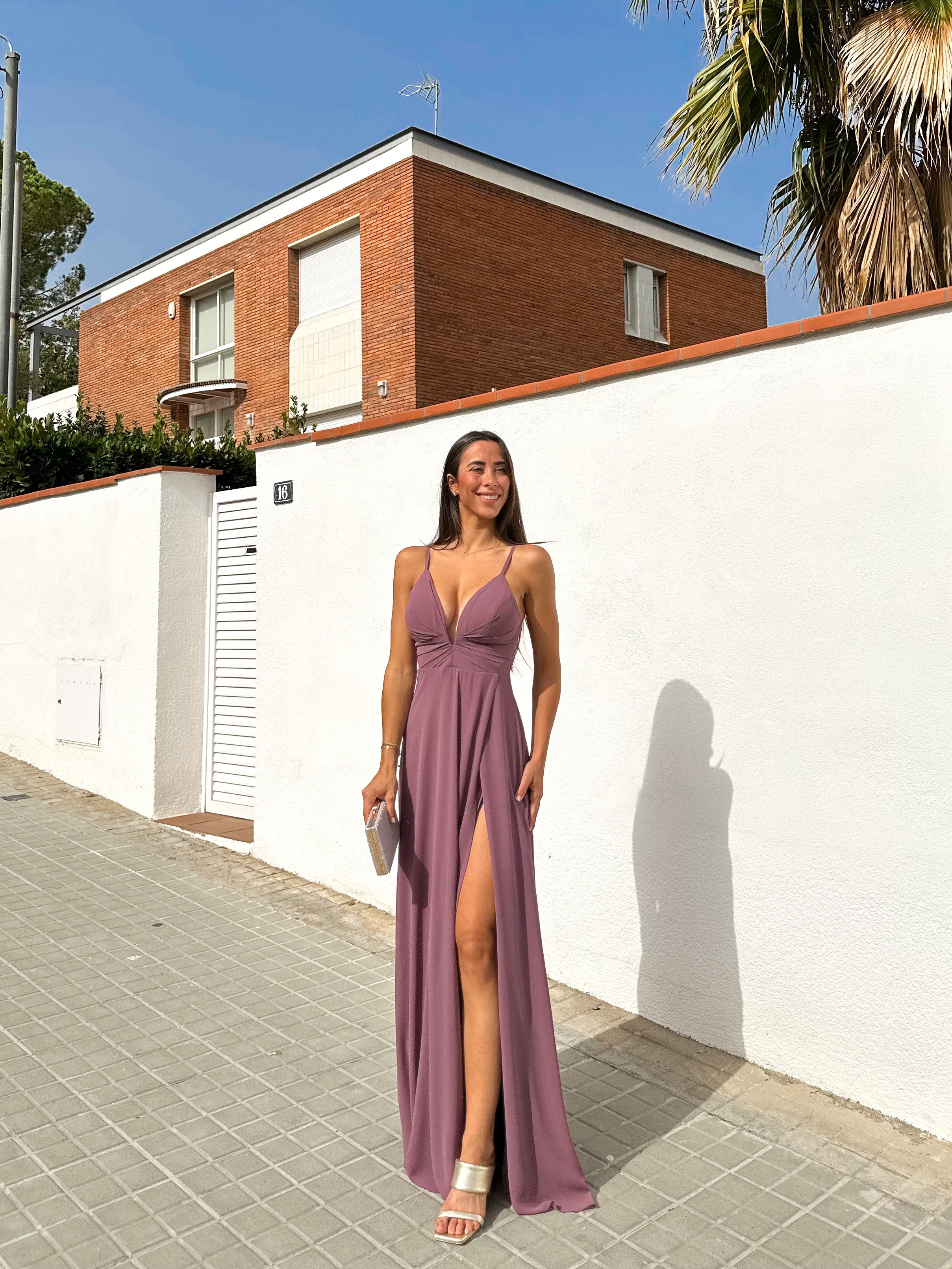 Vestido crepe pico malva