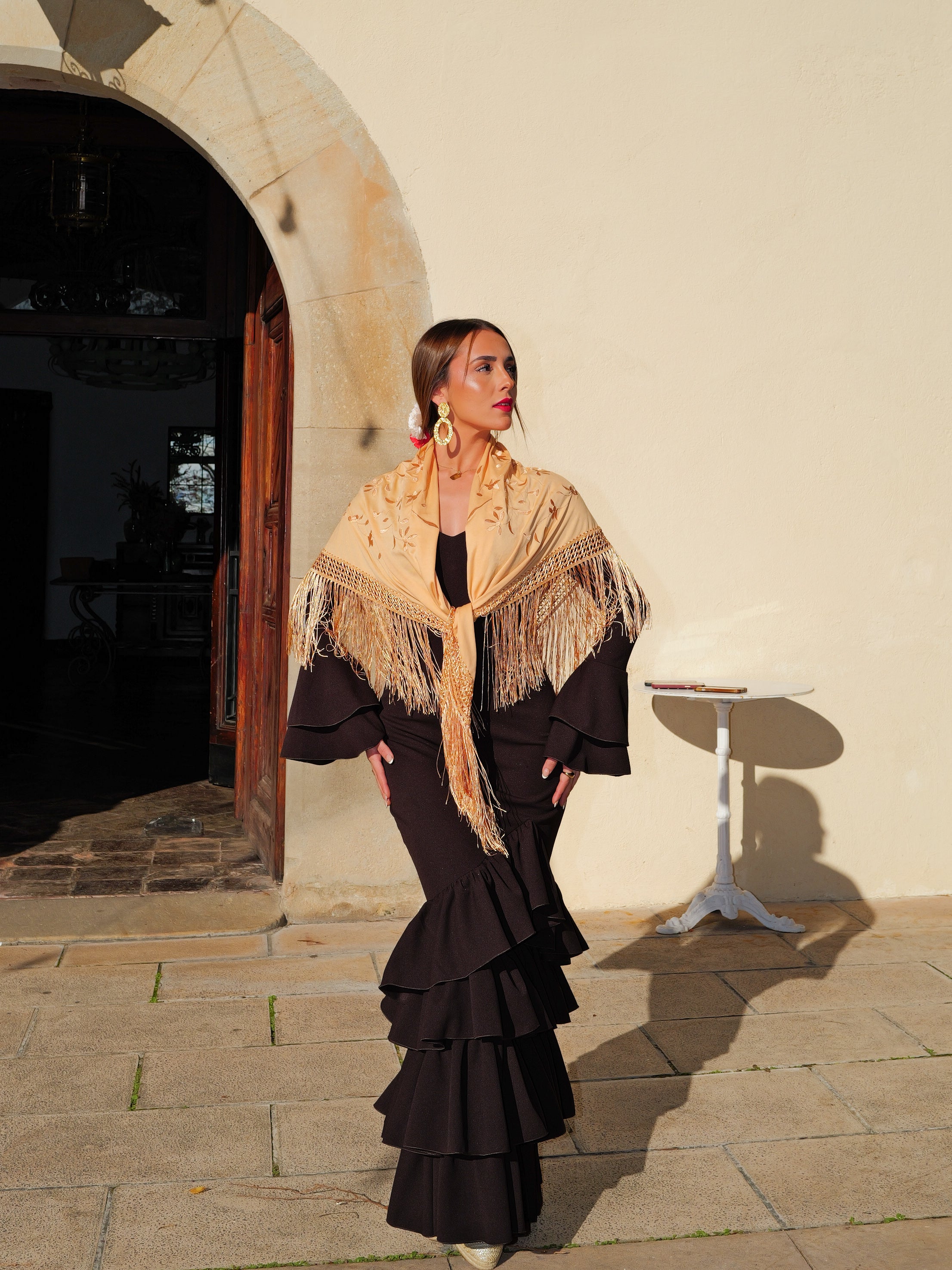 Traje flamenca asimetrico volantes marrón