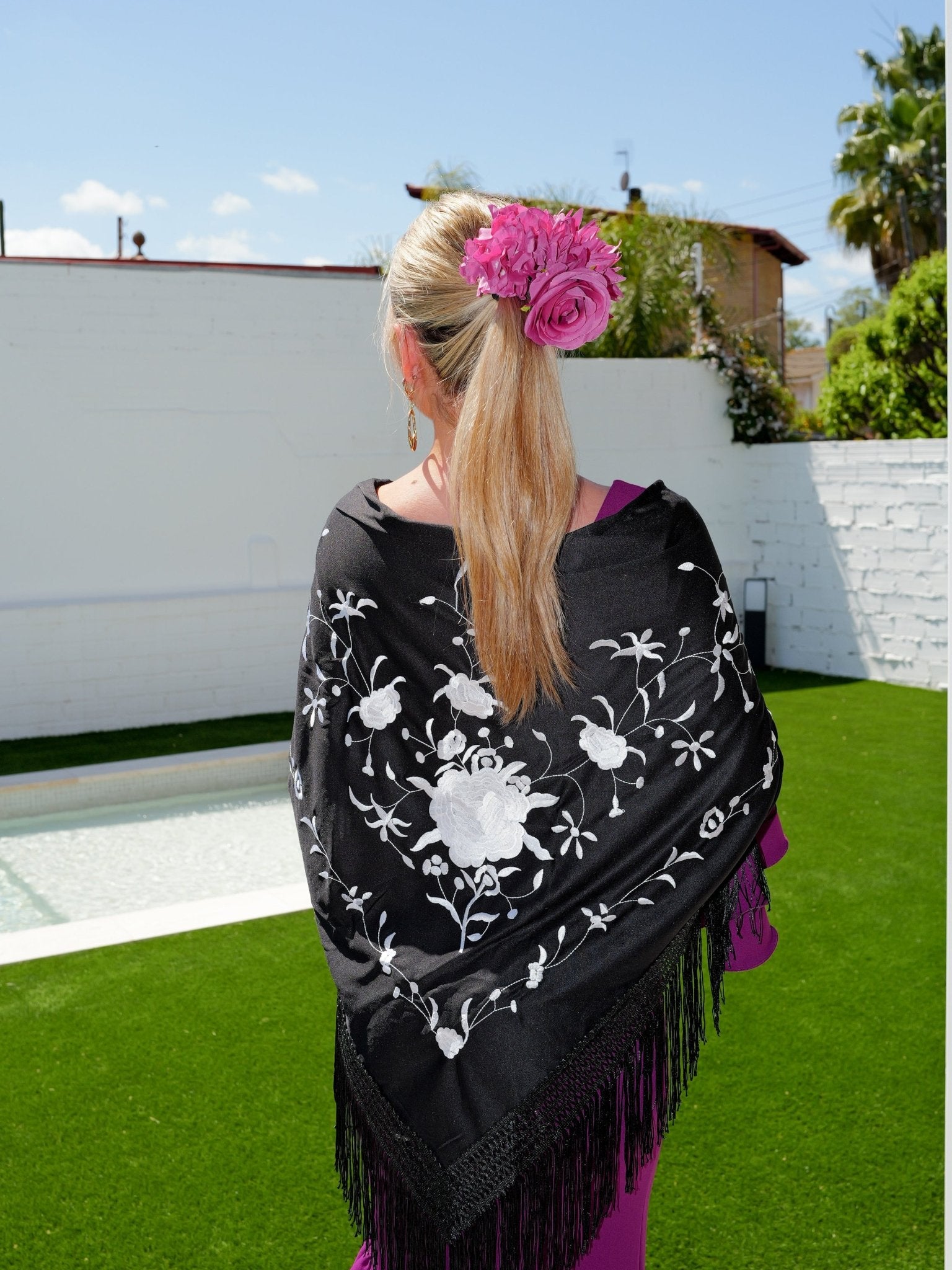 Mantón flamenca bordado flores negro - SORELLAS