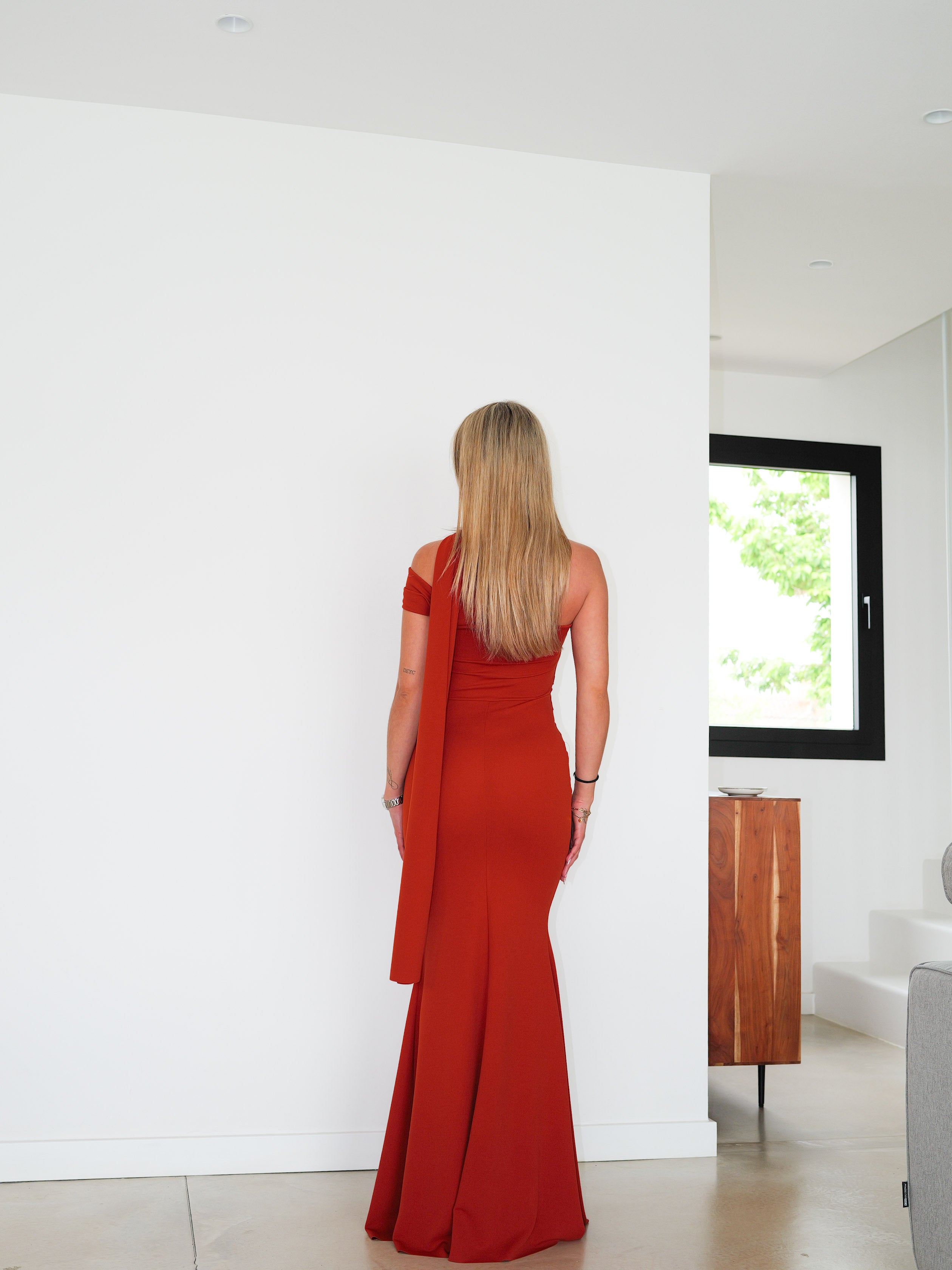 Vestido choker frunce asimétrico caldera