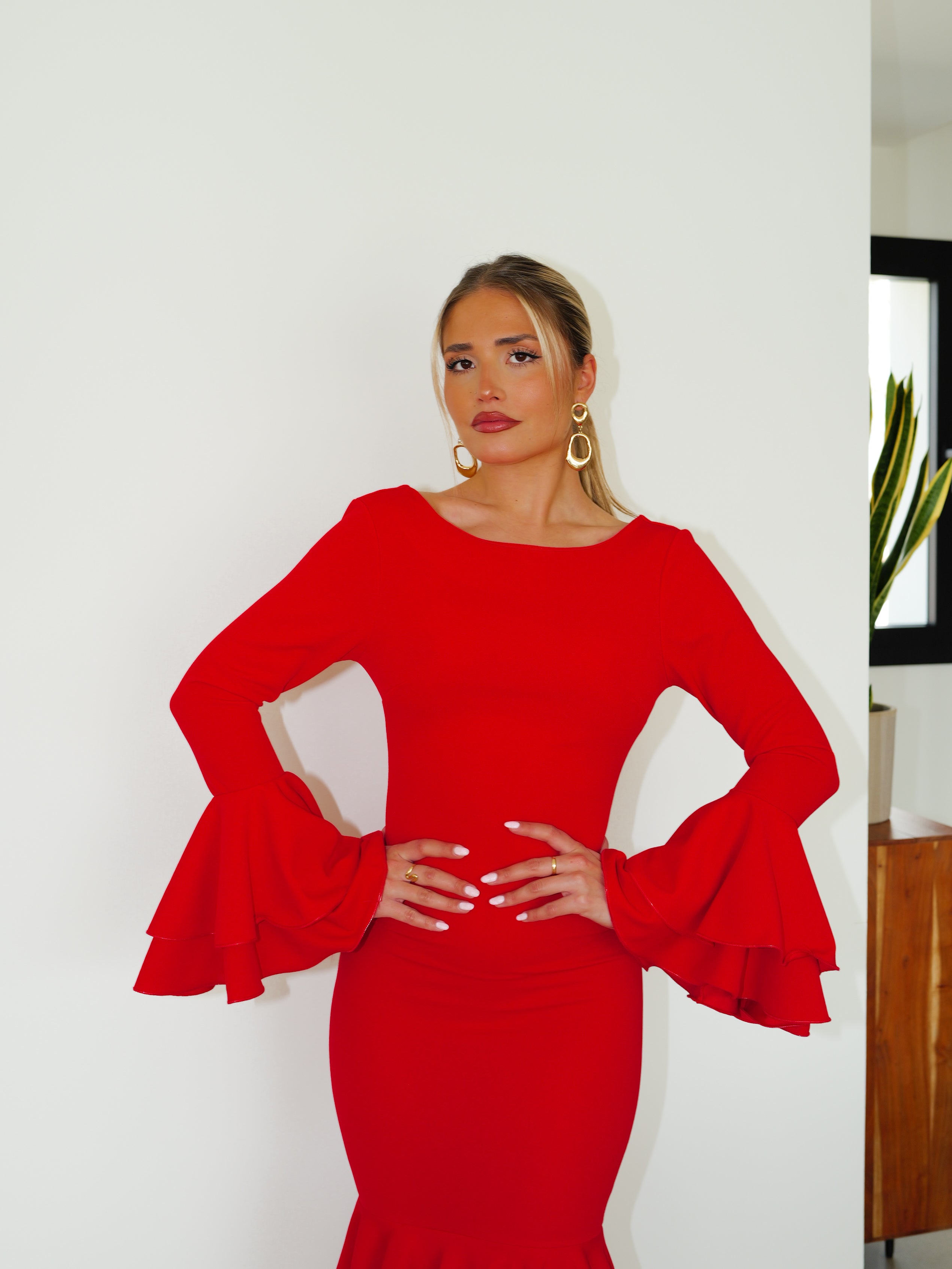 Traje flamenca cuello redondo volantes rojo