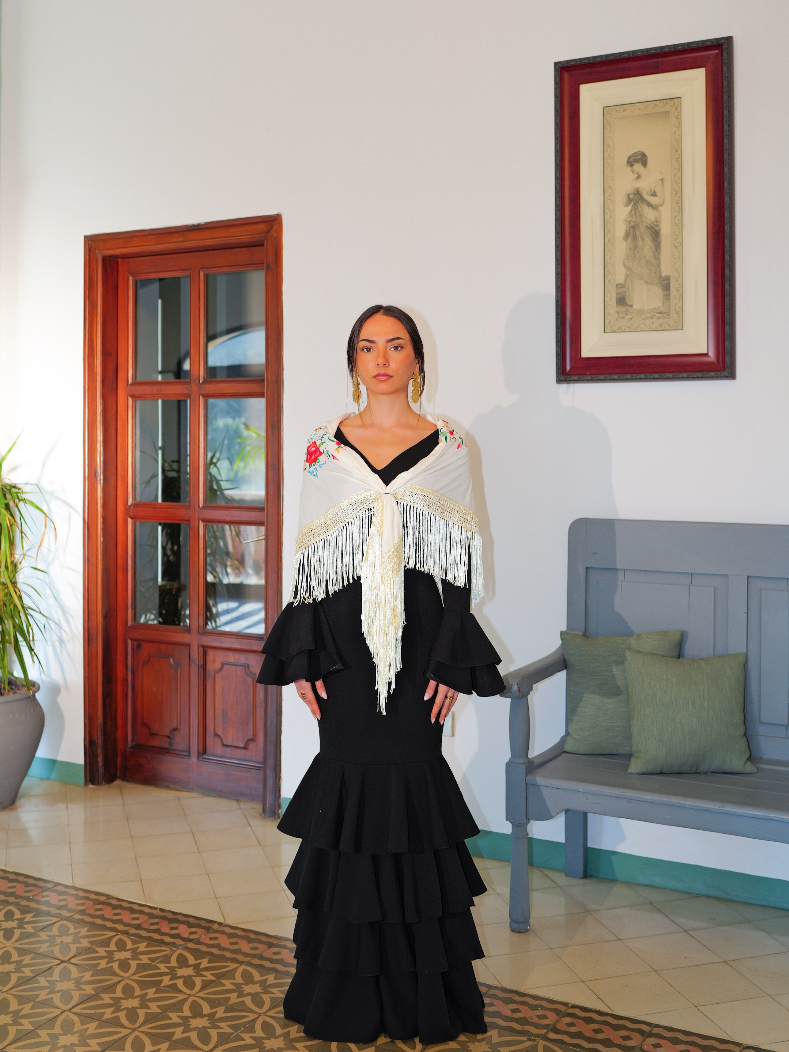 Mantón flamenca bordado flores beige