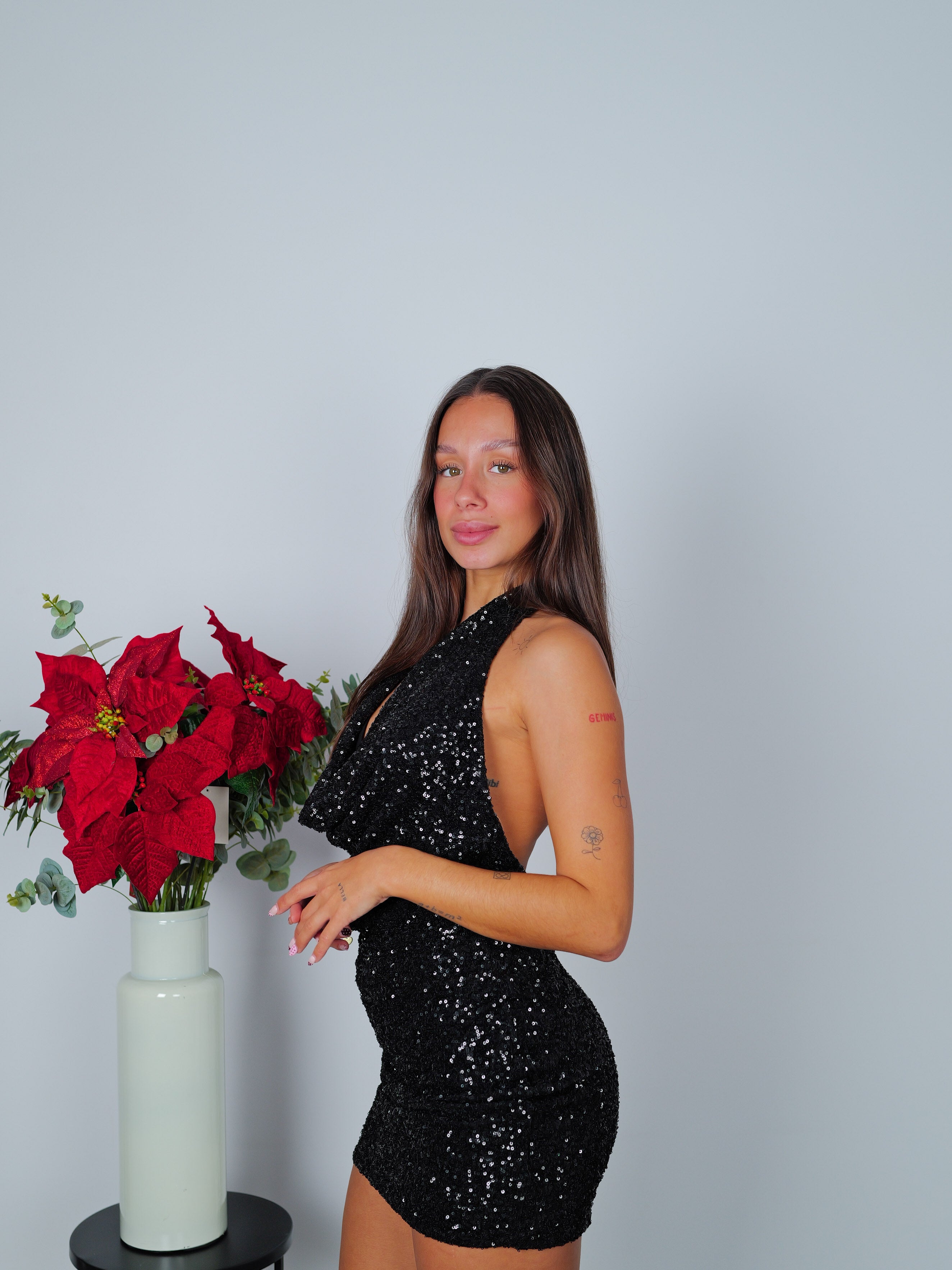 Vestido mini cascada glitter negro