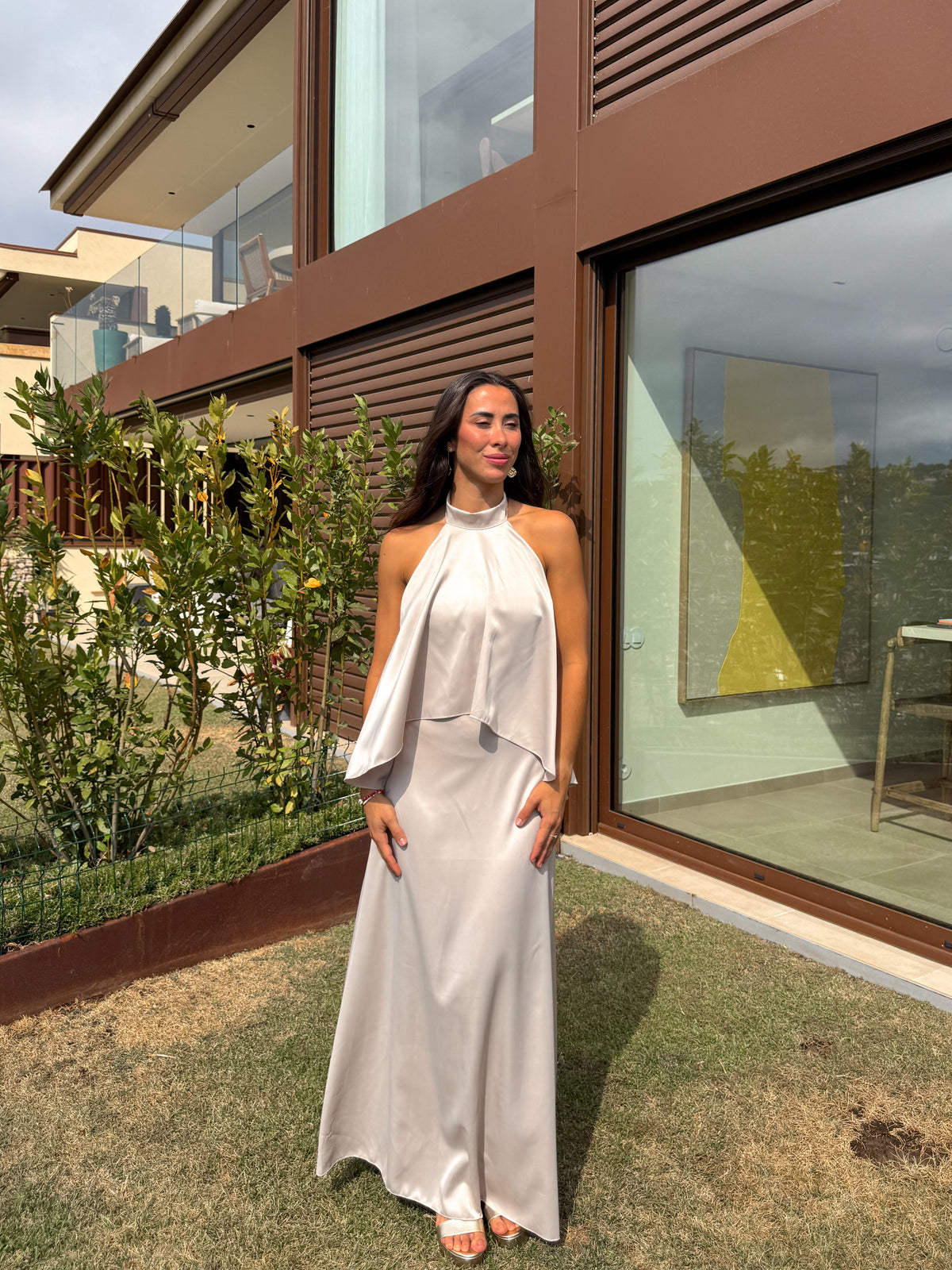 Vestido raso capa beige