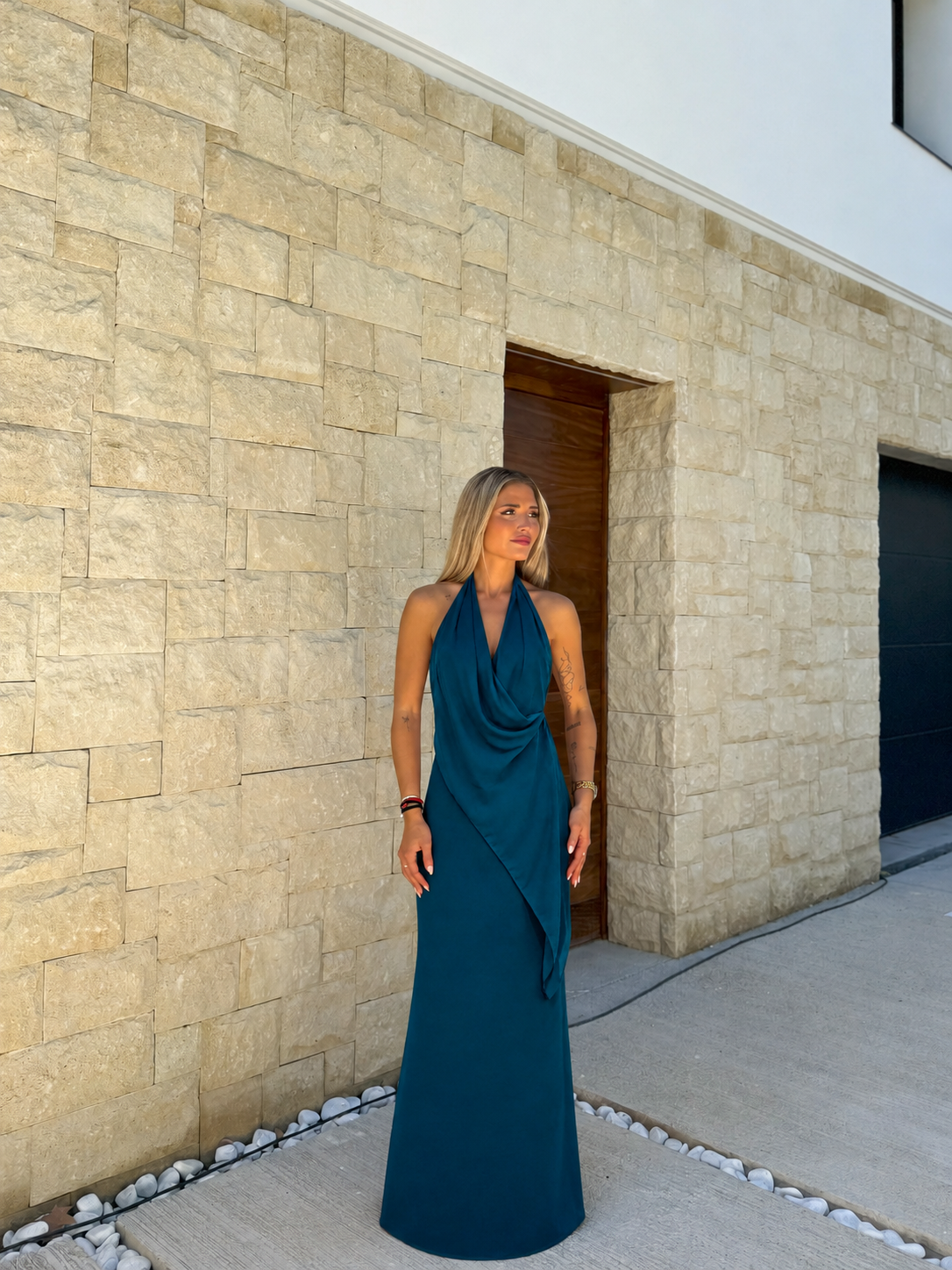 Vestido capa asim tulle petróleo