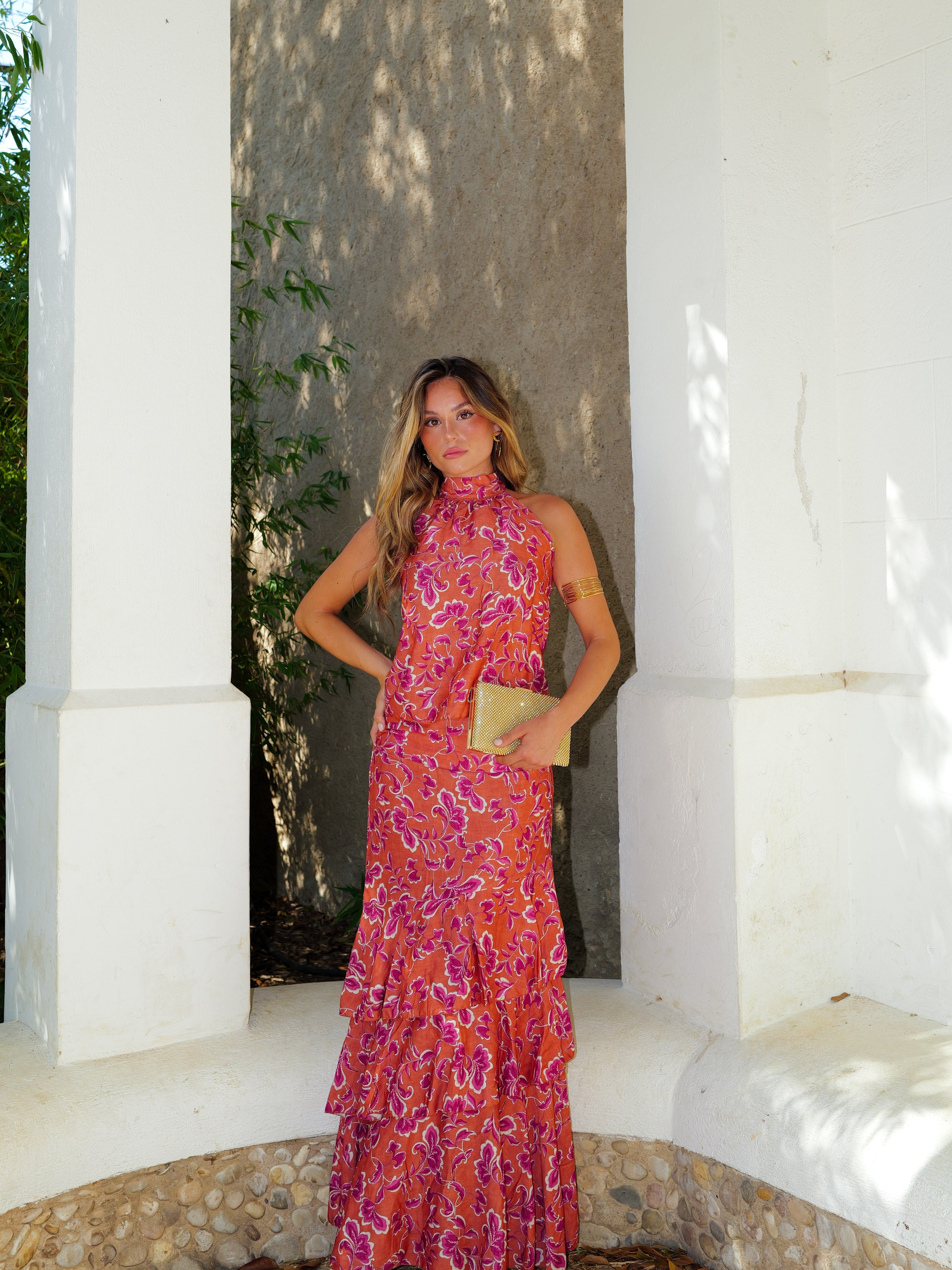 Conjunto halter estampado volantes coral