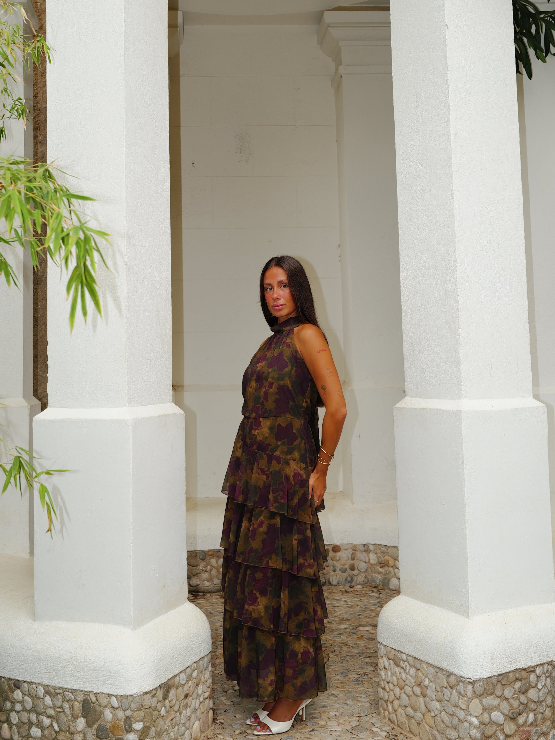 Vestido largo halter lazo estampado oliva