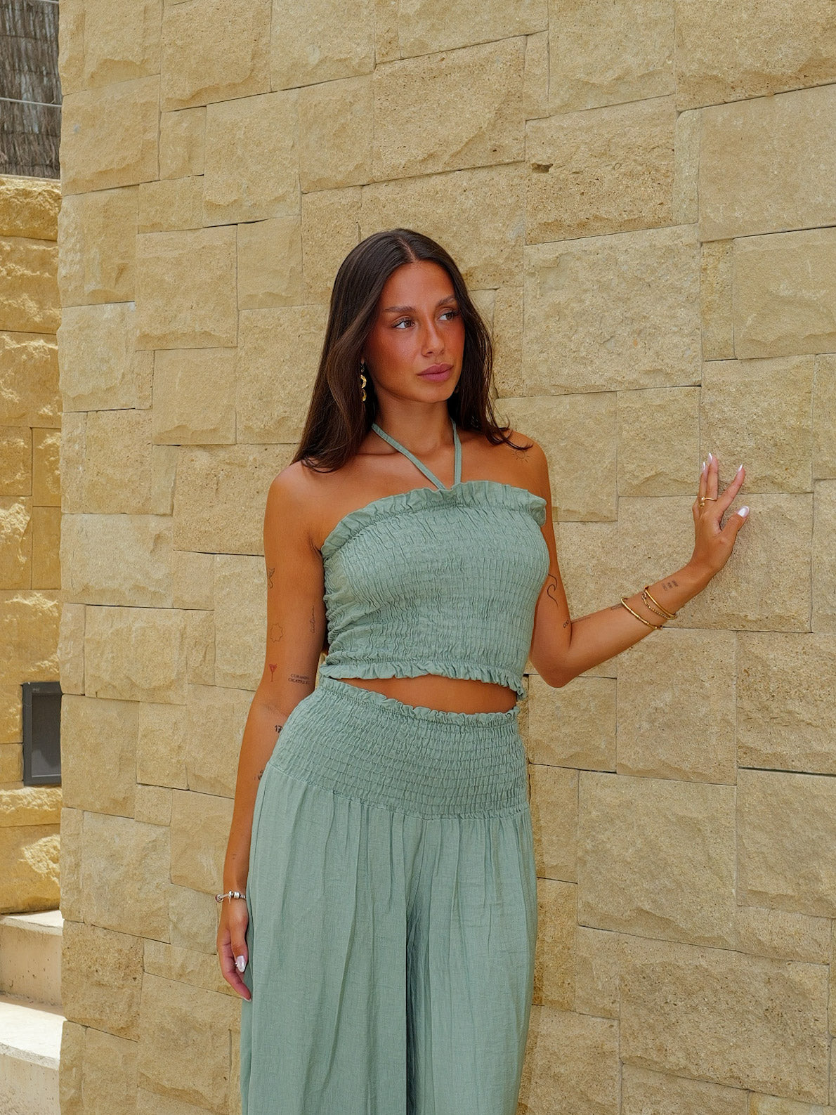 Conjunto viscosa top nido oliva