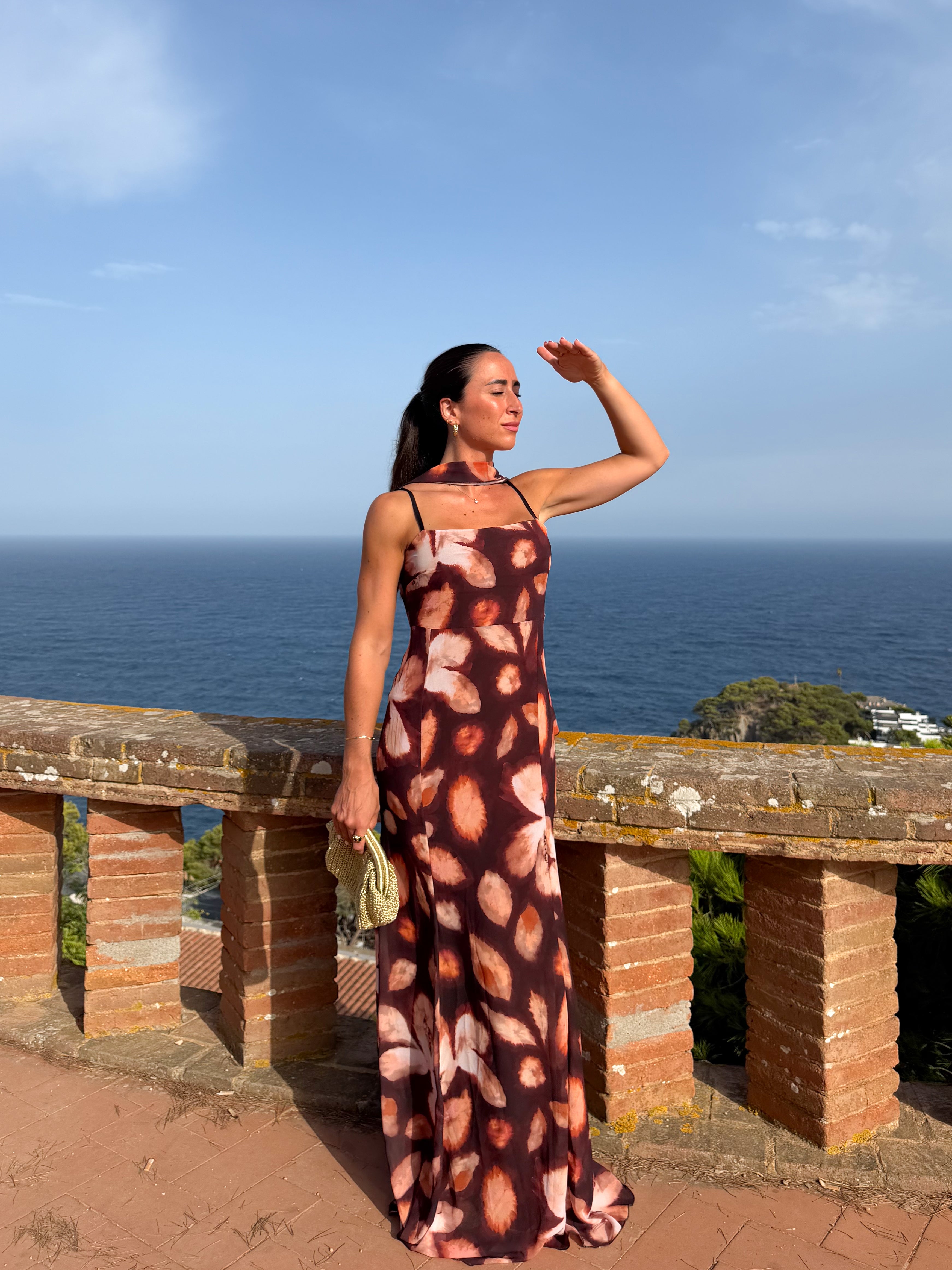 PRÉ-VENDA - Vestido em georgette com padrão em tons de chocolate