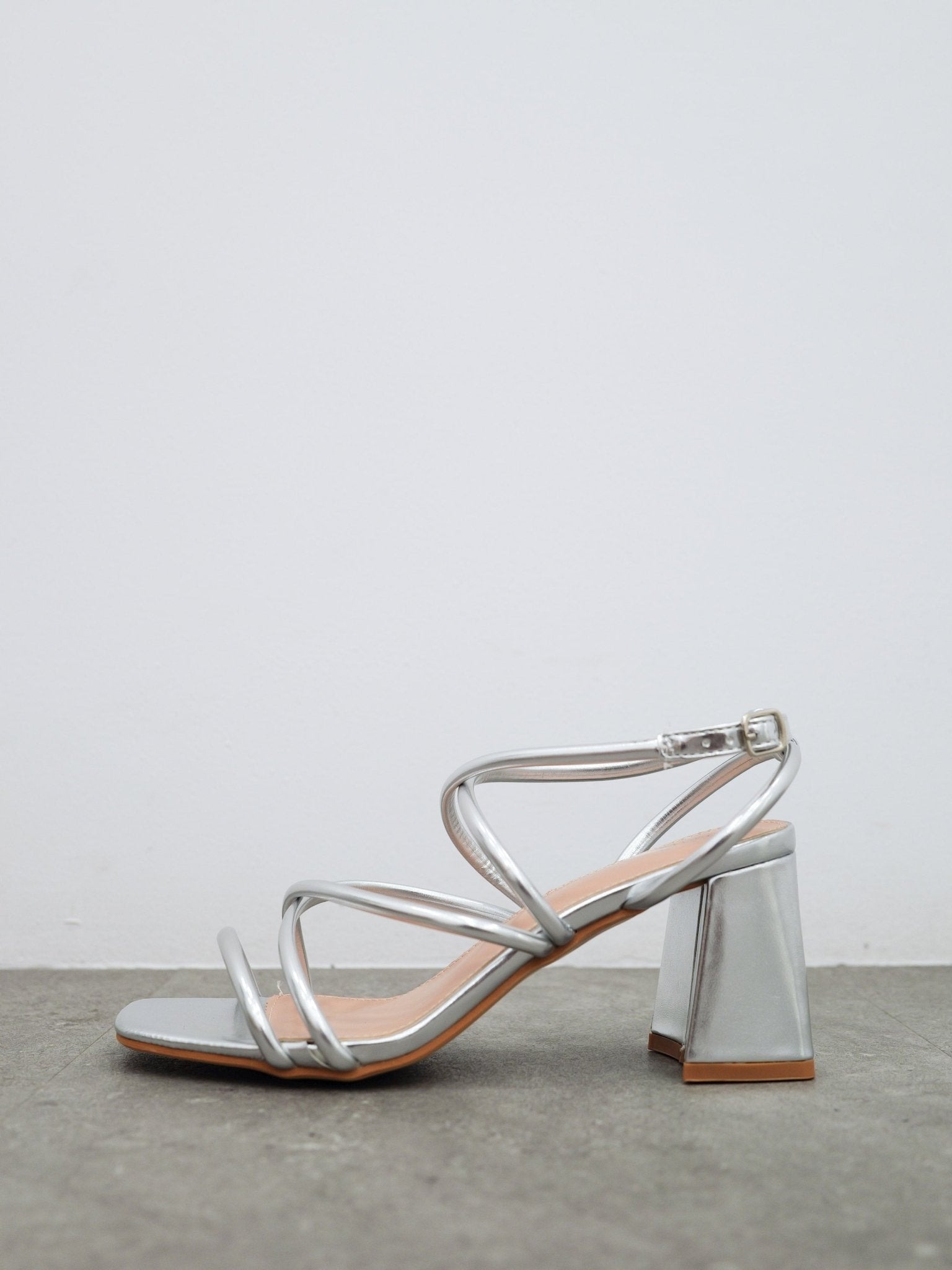 Sandalia baja entrelazado plata - SORELLAS