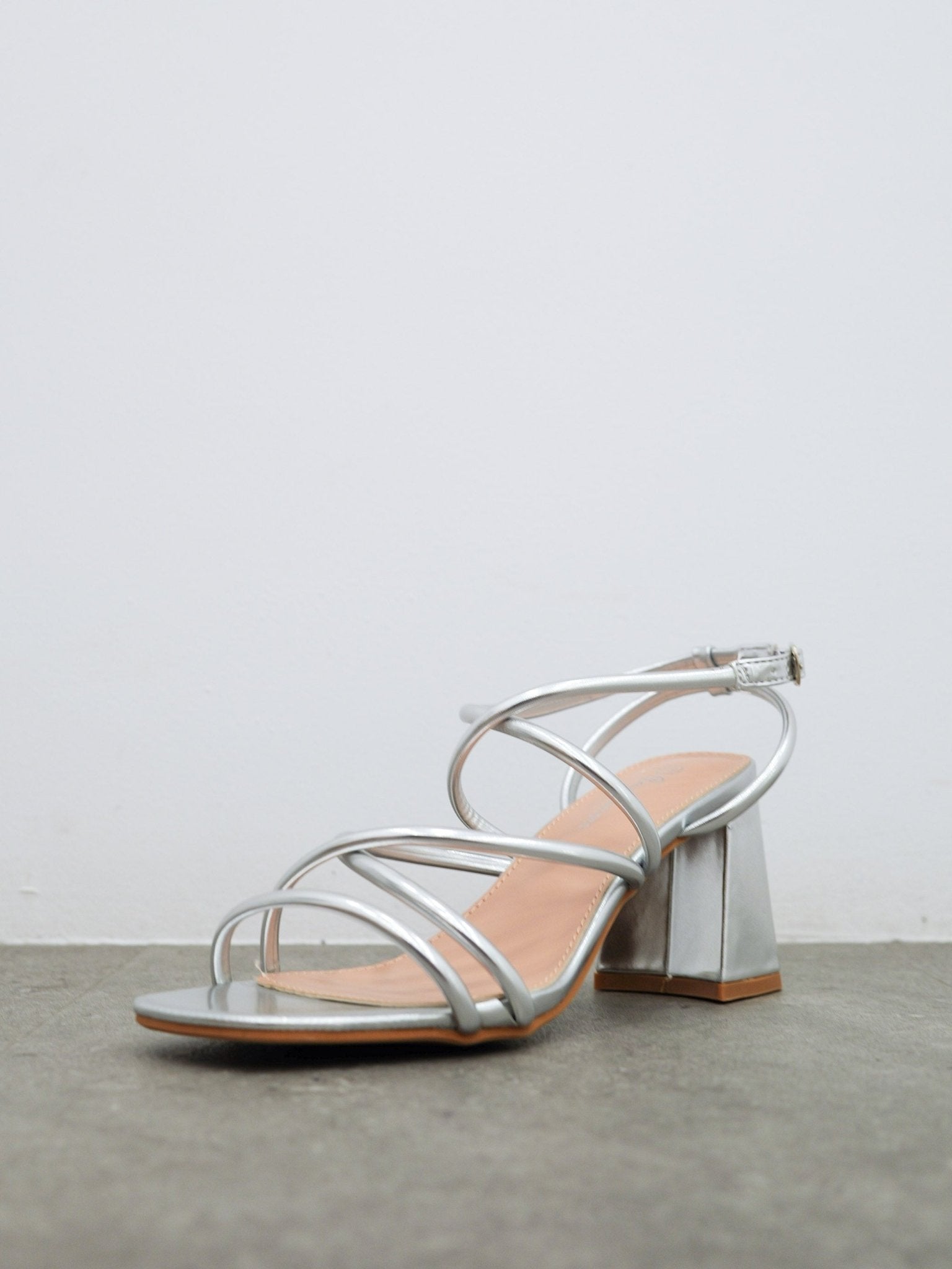 Sandalia baja entrelazado plata - SORELLAS