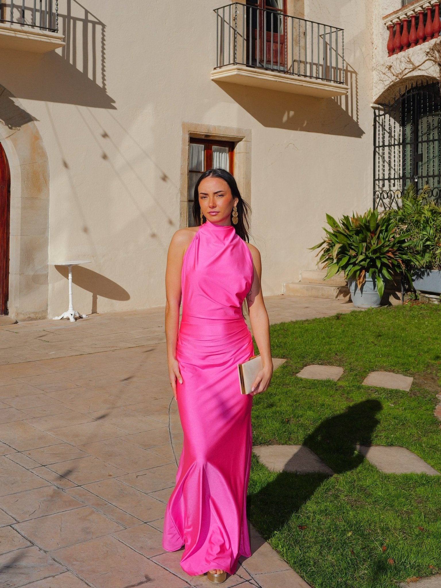 Vestido halter fruncido espalda fucsia - SORELLAS