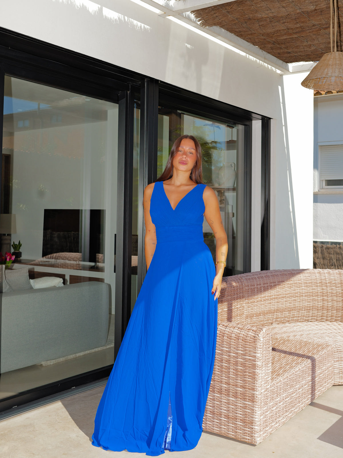 Vestido largo escote pico drapeado klein