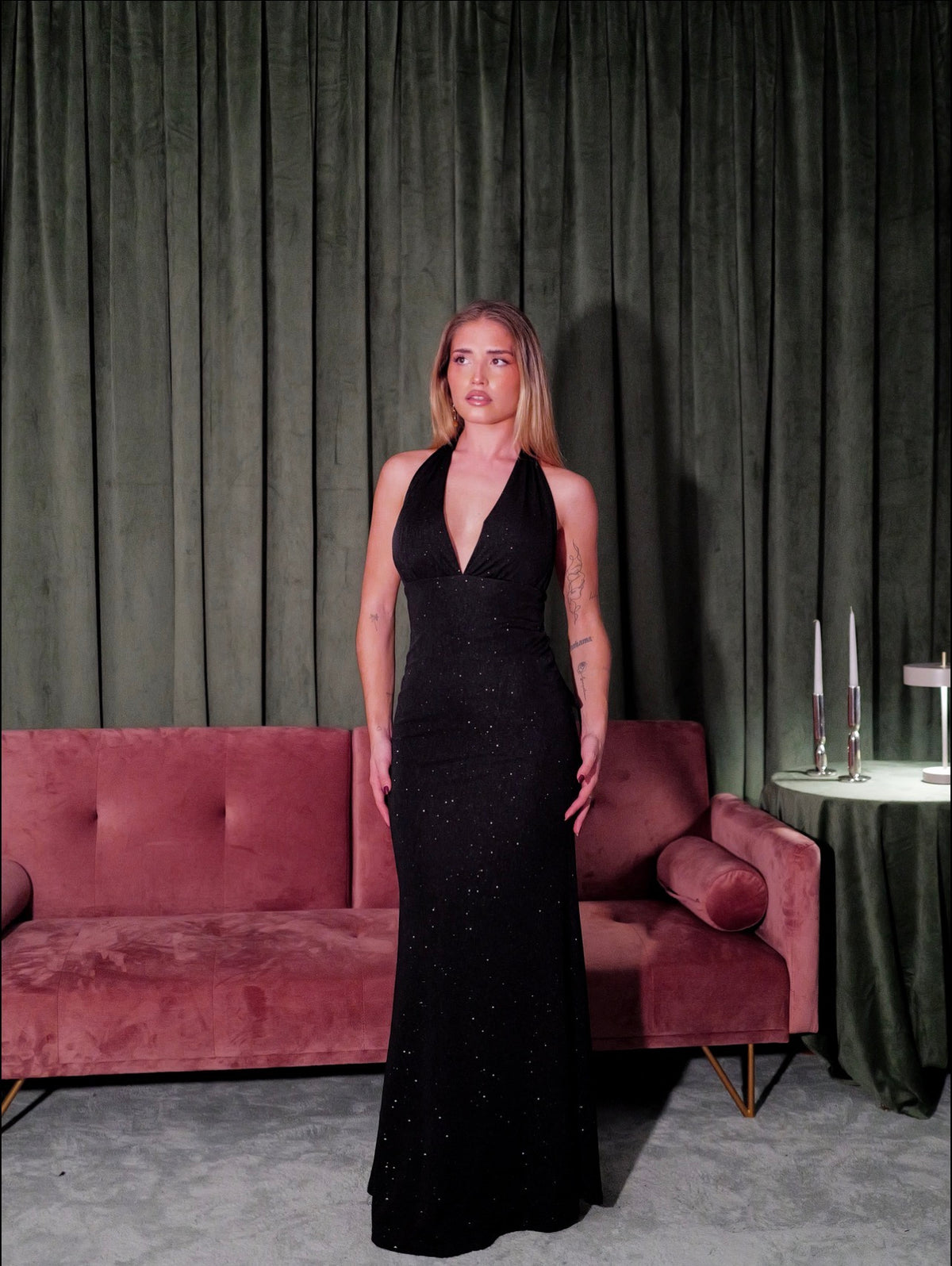 Vestido largo escote pico lurex negro