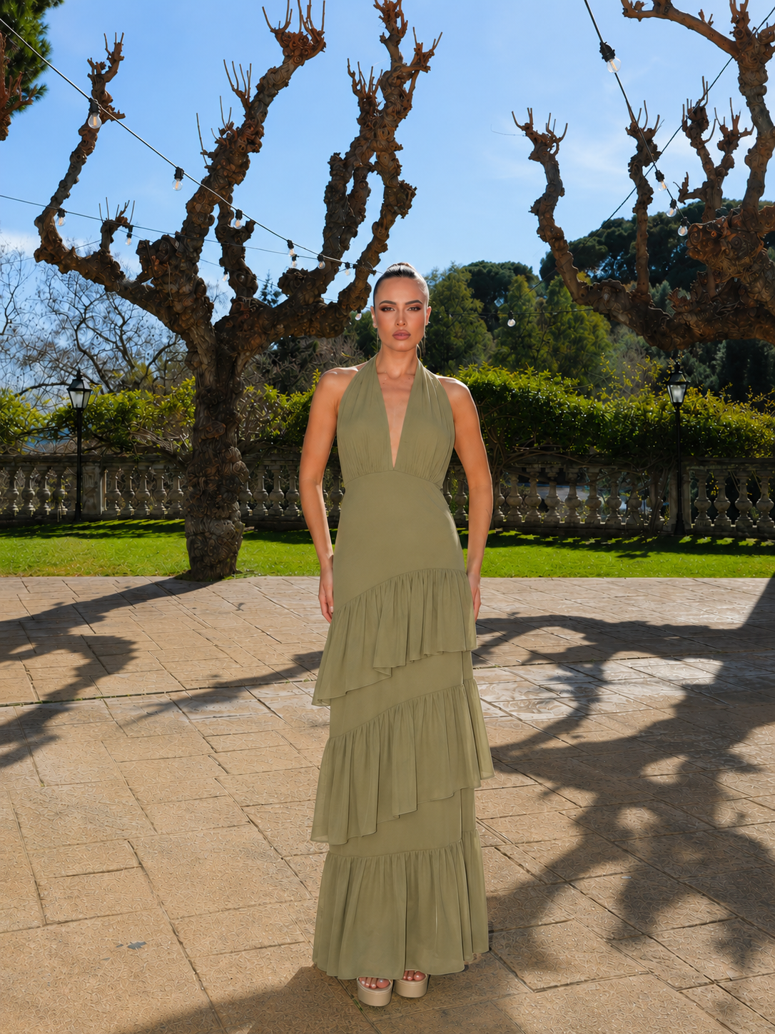 Vestido pico volantes oliva