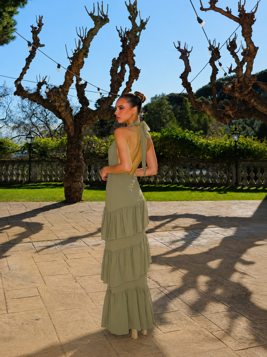 Vestido pico volantes oliva