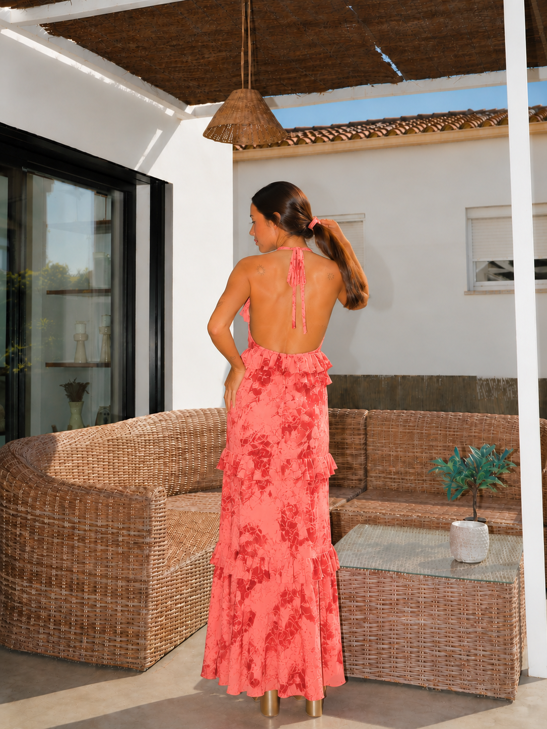 Vestido midi cuello pico estampado coral