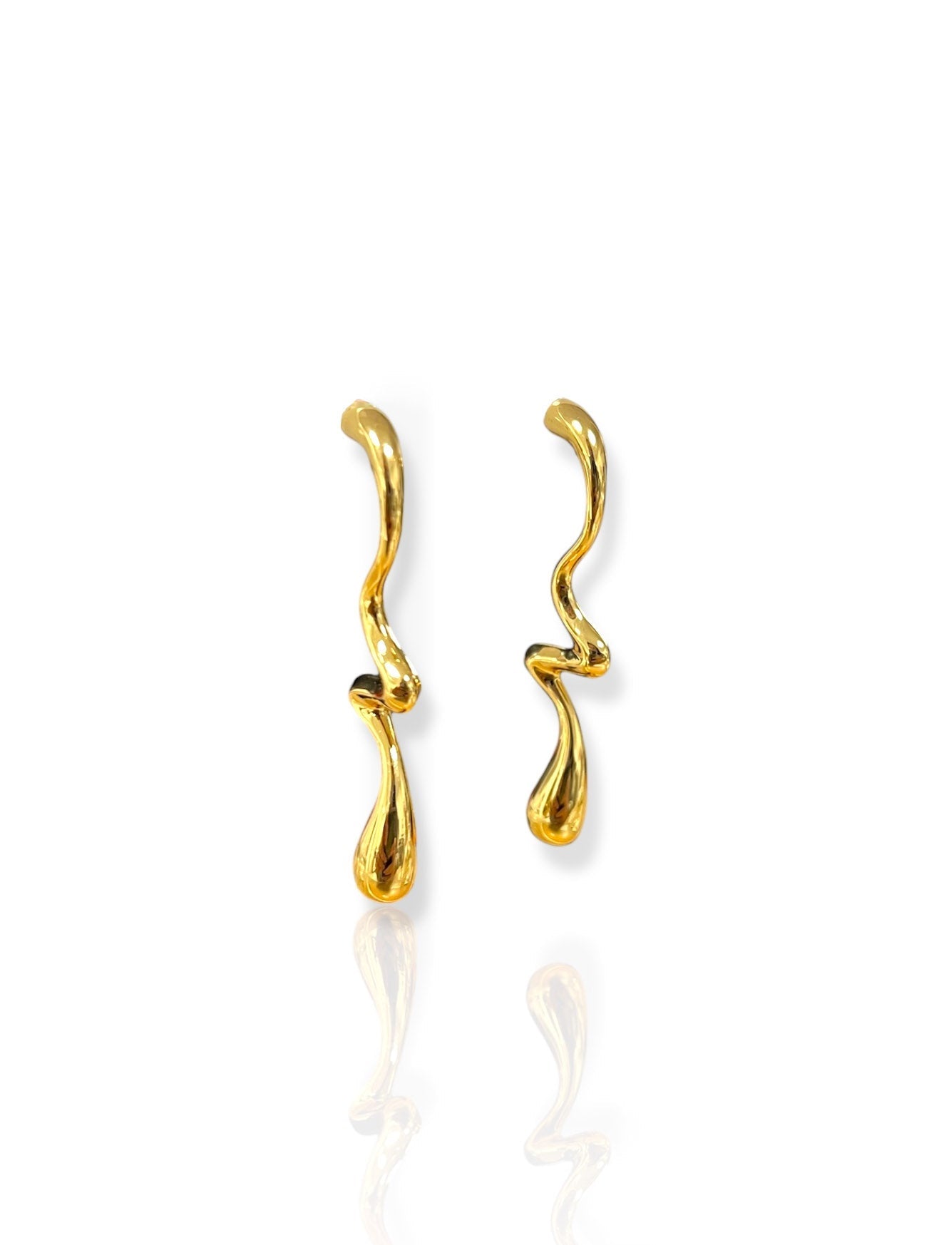 Pendientes gota asimetrica dorados - Sorellas The Brand Barcelona S.L