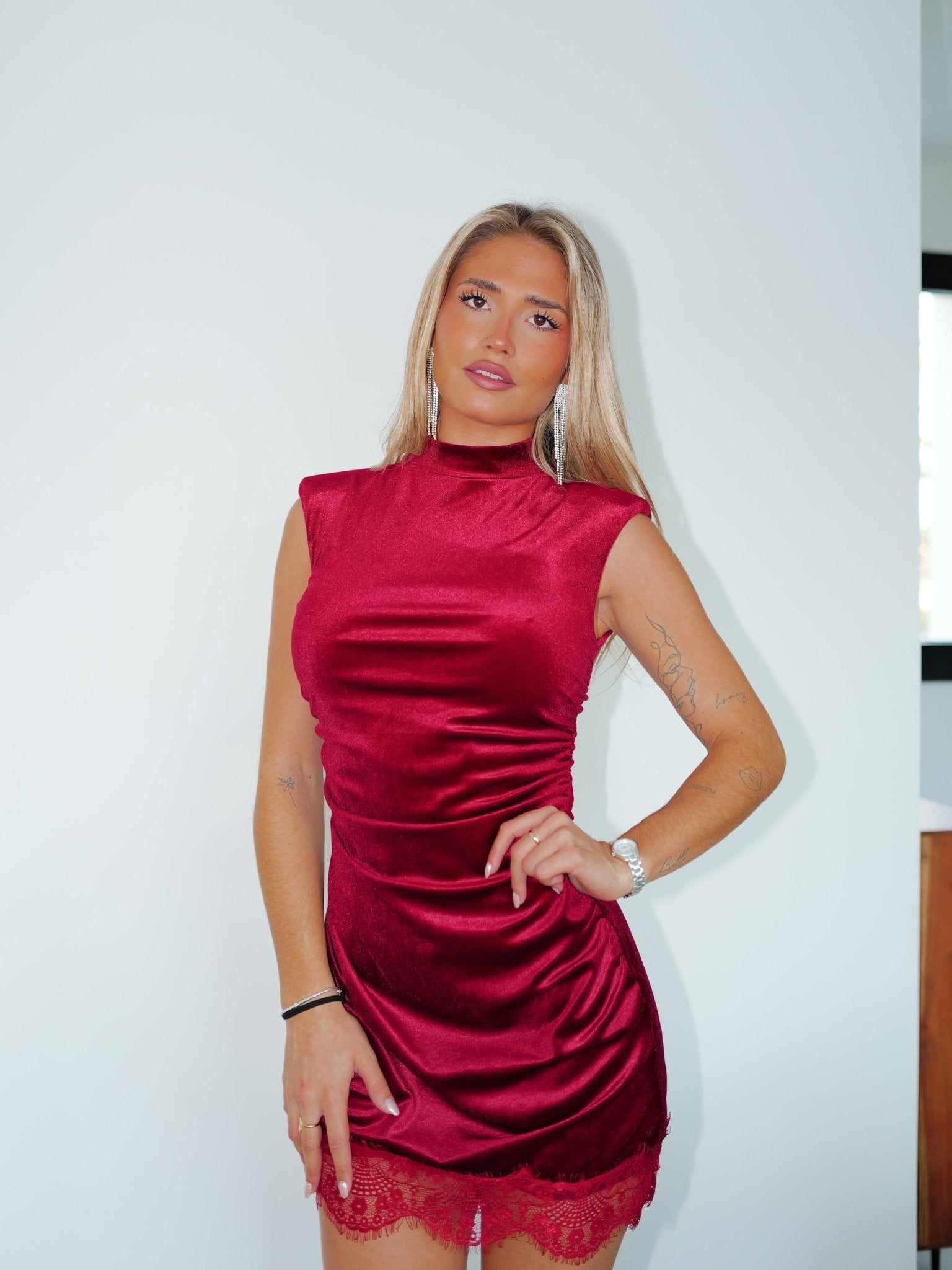 Vestido mini velvet bajo lencero burdeos - Sorellas The Brand Barcelona S.L