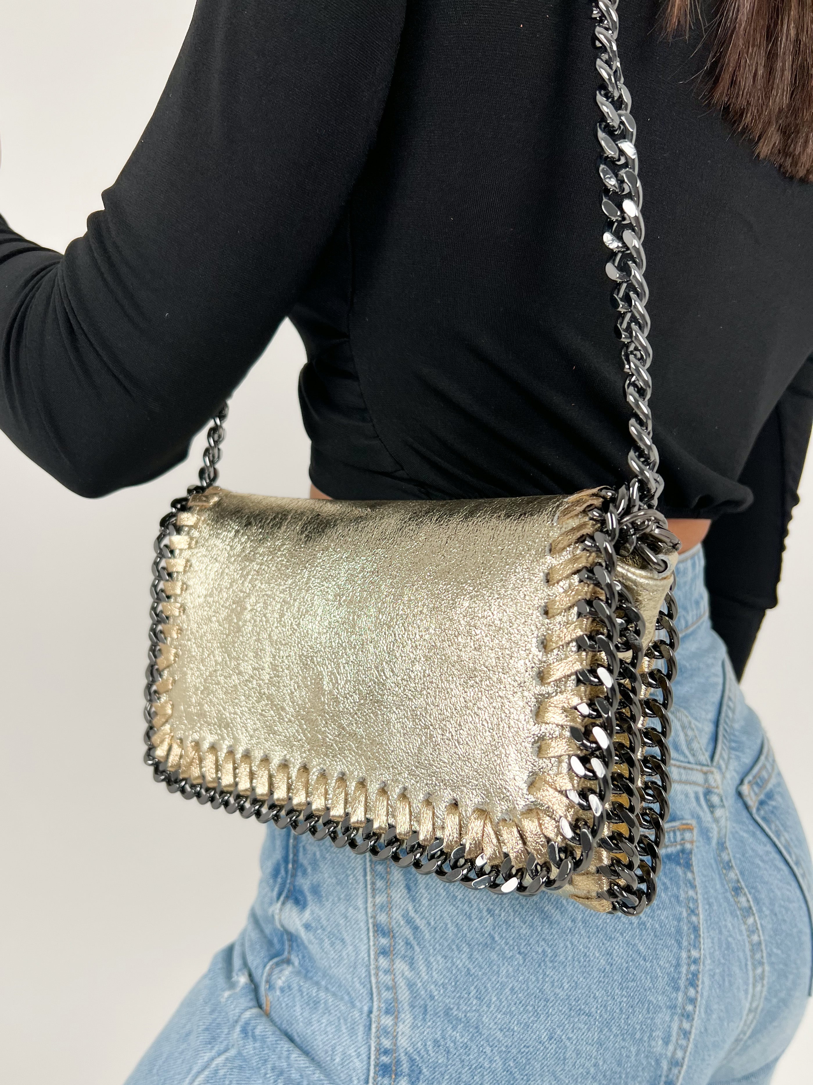 Bolso midi piel dorado